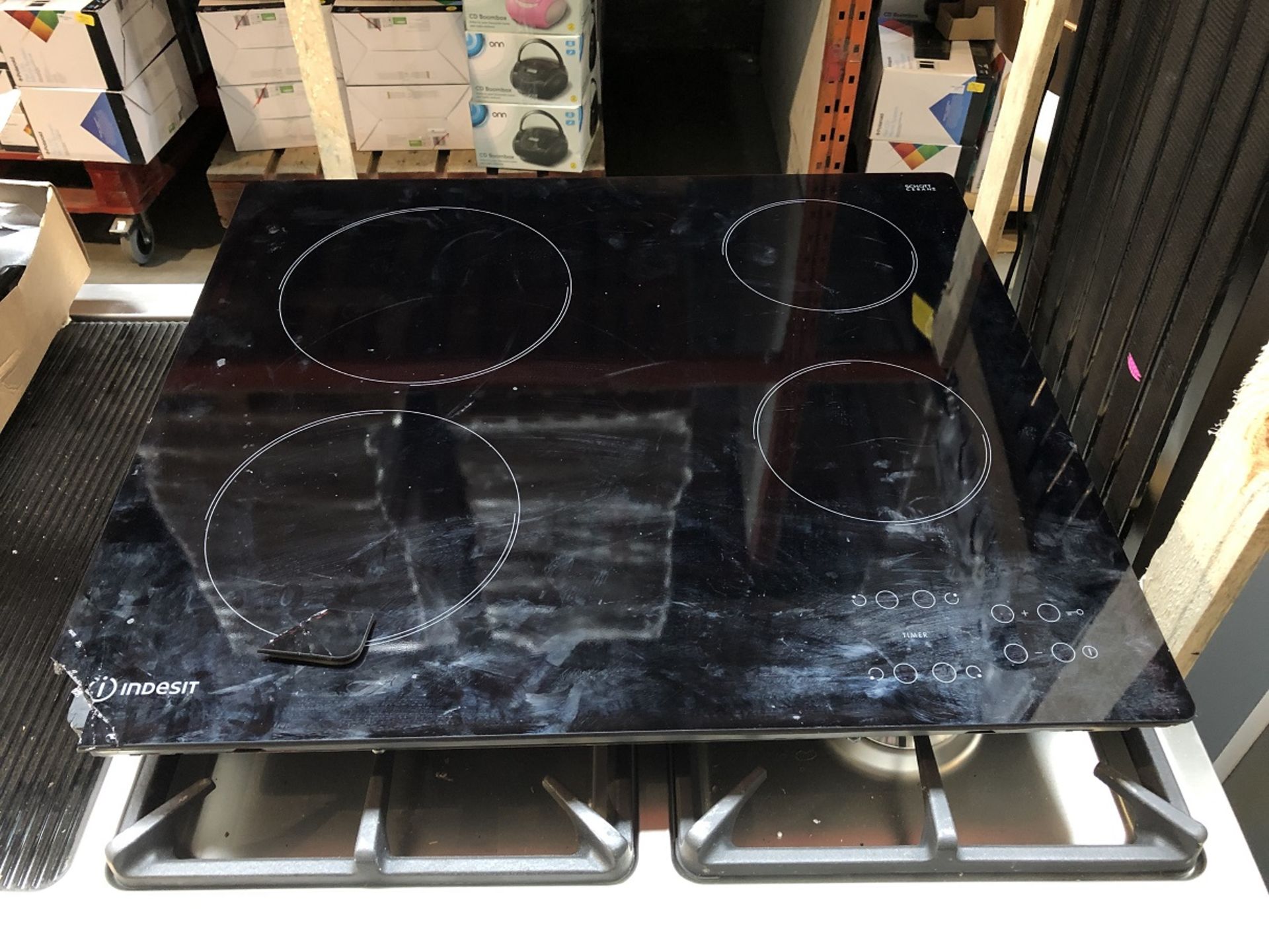 1 GRADE C UNBOXED AND UNTESTED INDESIT RI 161 C ELECTRIC HOB IN BLACK / BOTTOM LEFT CORNER BROKEN - Image 2 of 2