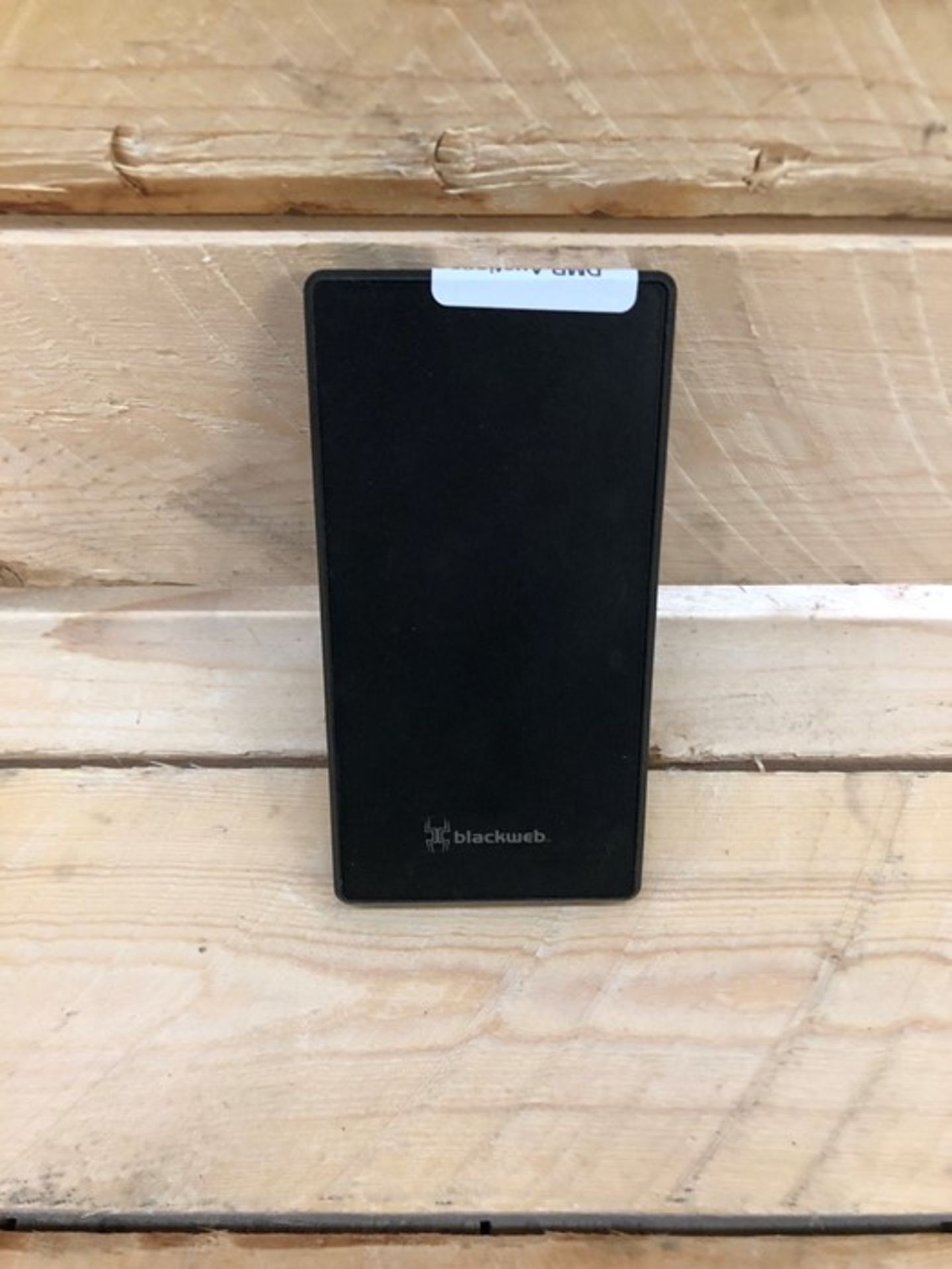 1 UNBOXED BLACKWEB 10400MAH POWER BANK IN BLACK / RRP £18.00 / BL 5630 (VIEWING HIGHLY RECOMMENDED)