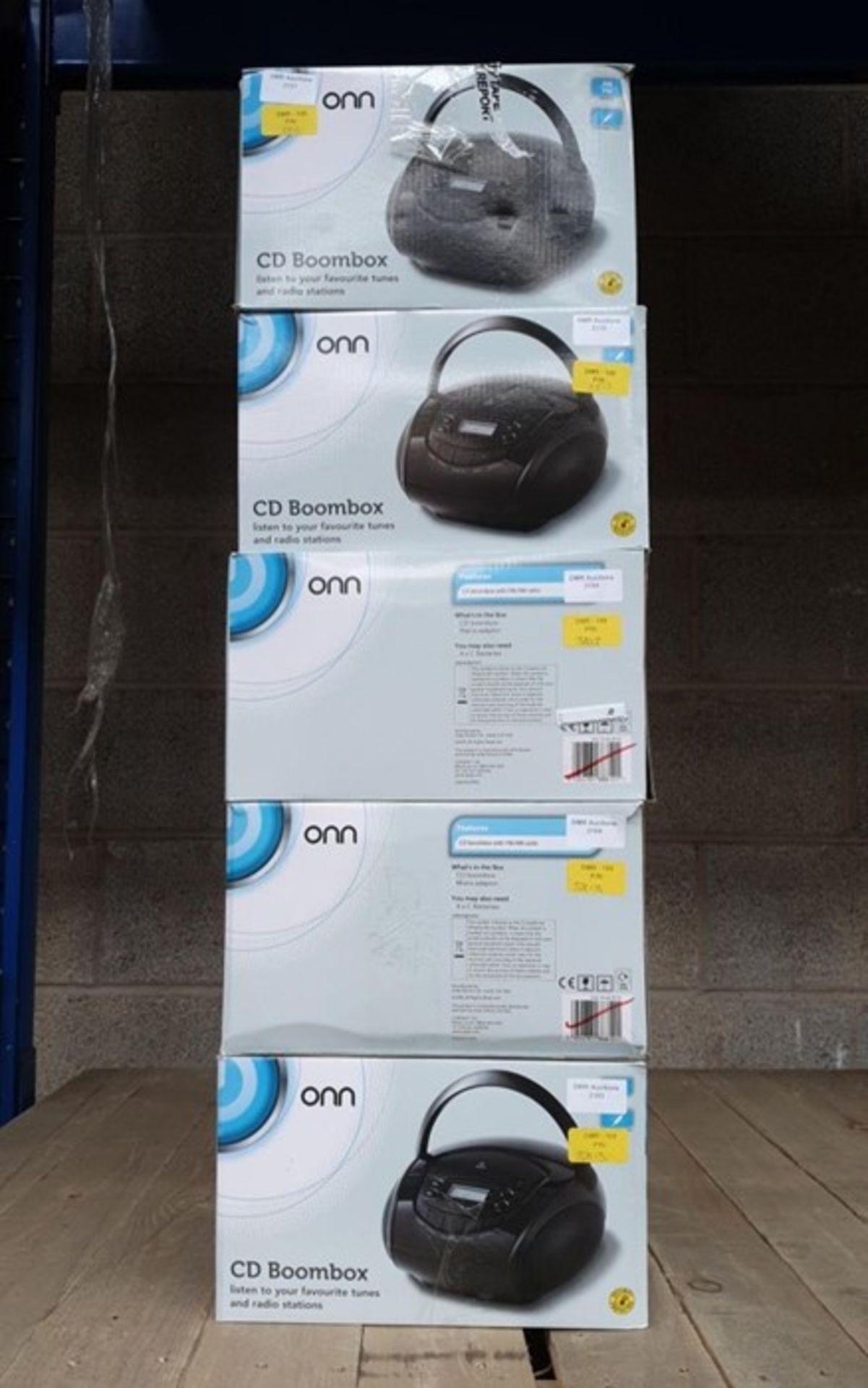 1 LOT TO CONTAIN 5 ASSORTED ELECTRICALS, INCLUDES ONN BLACK BOOMBOXES / BL - 3813 (VIEWING HIGHLY