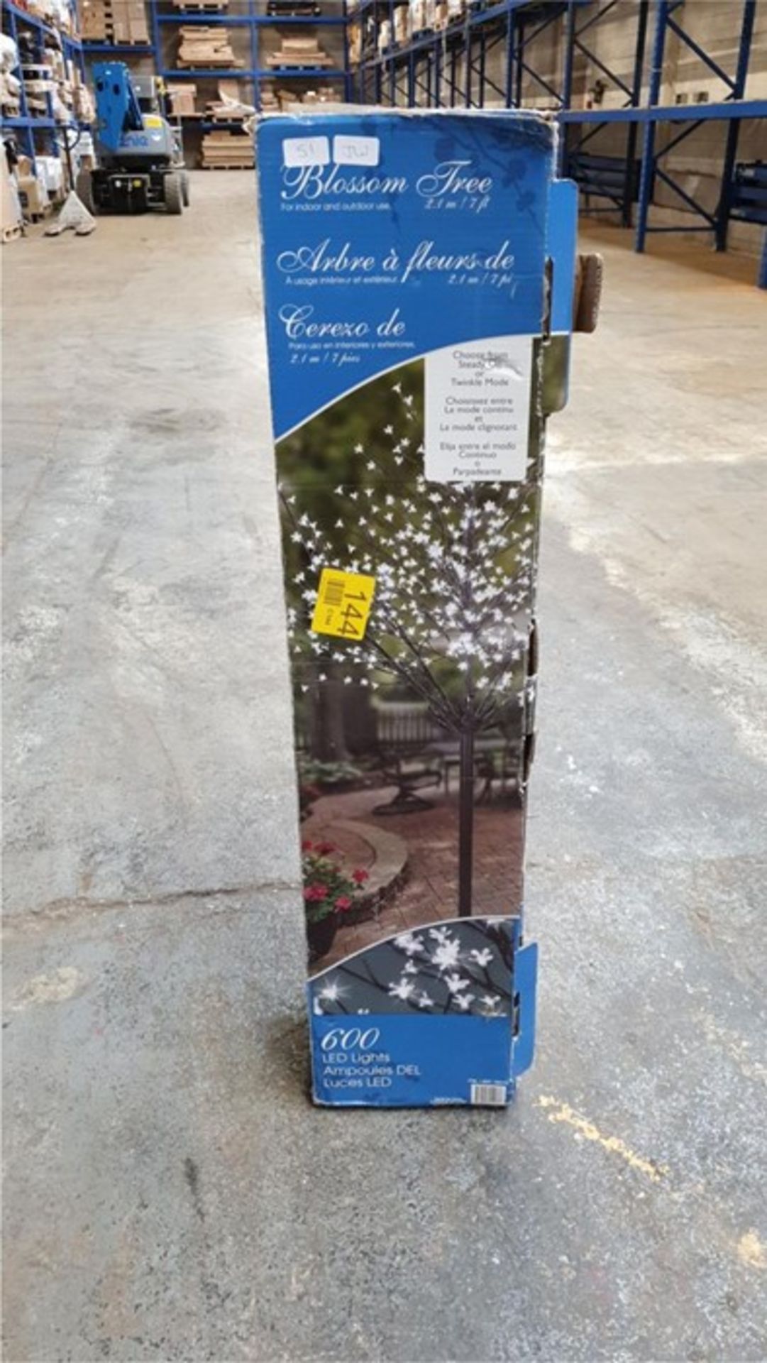 1 BOXED 600 LED LIGHT 7FT BLOSSOM TREE FOR INDOOR AND OUTDOOR USE (VIEWING HIGHLY RECOMMENDED)