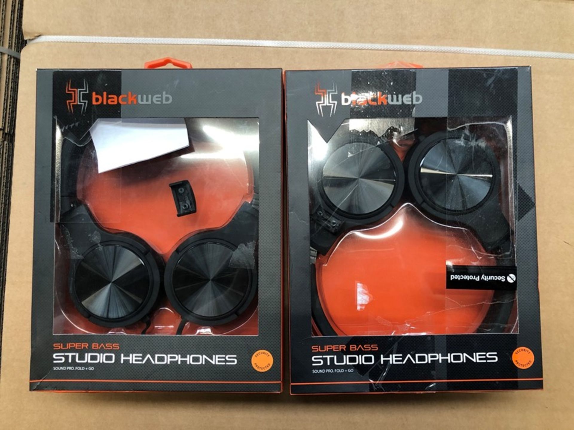 1 LOT TO CONTAIN 2 BOXED BLACKWEB SUPER BASS STUDIO HEADPHONES IN BLACK / BL - 6083 / RRP £30.00 (