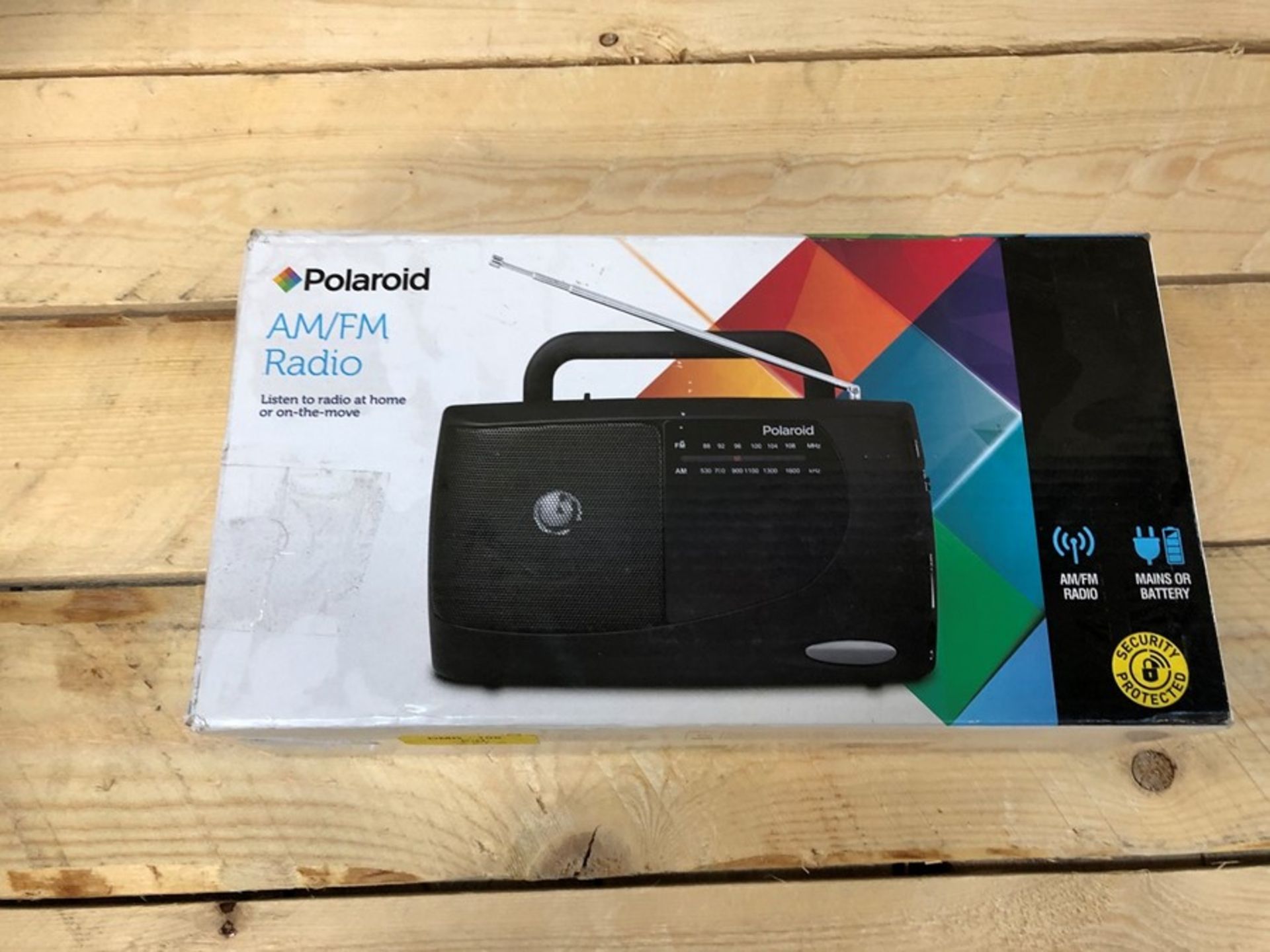 1 BOXED POLAROID AM/FM RADIO / RRP £45.00 (VIEWING HIGHLY RECOMMENDED)