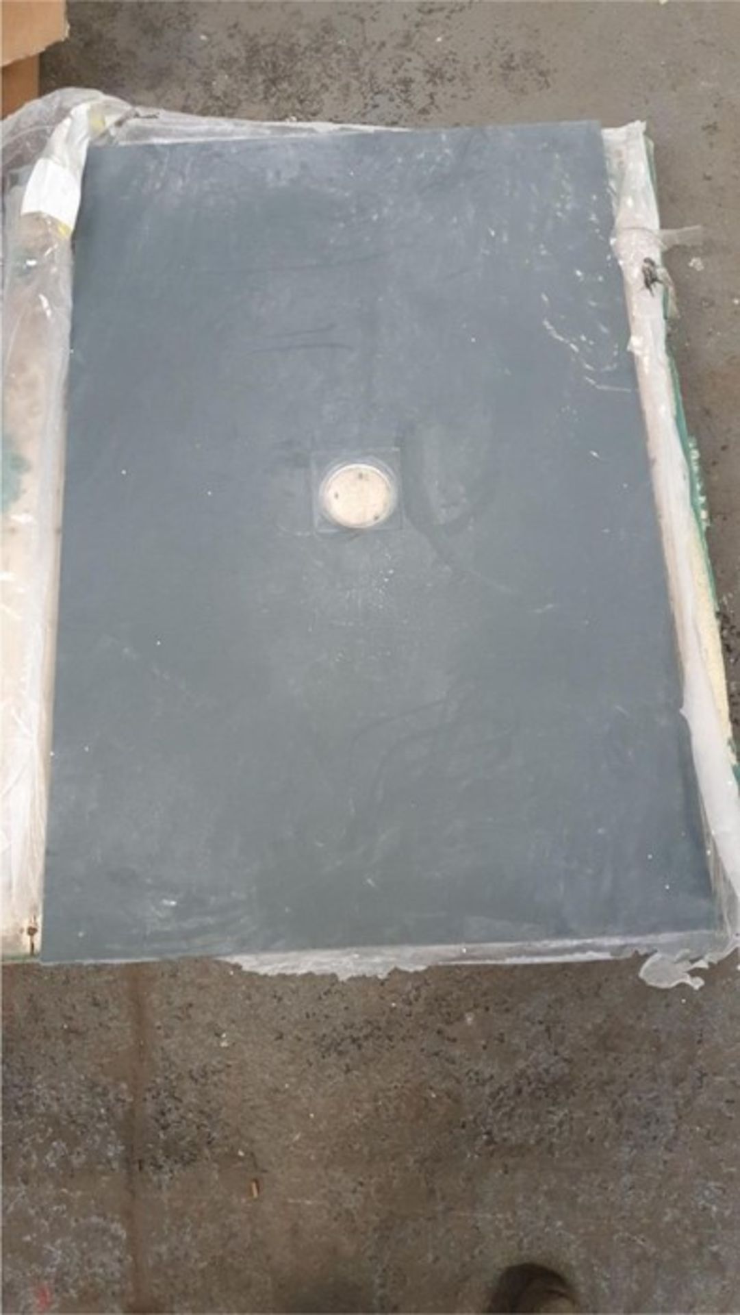 1 PACKAGED CERAMIC STONE EFFECT SHOWER TRAY IN GRANITE / 1100 X 900MM (VIEWING HIGHLY RECOMMENDED)