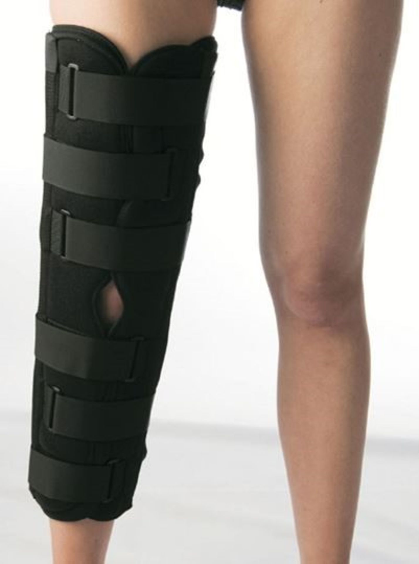 ME : 1 AS NEW BAGGED TALARMADE BODYMEDICS ECONOMY 3 PANEL KNEE IMMOBILISER IN BLACK - LENGTH 12" /