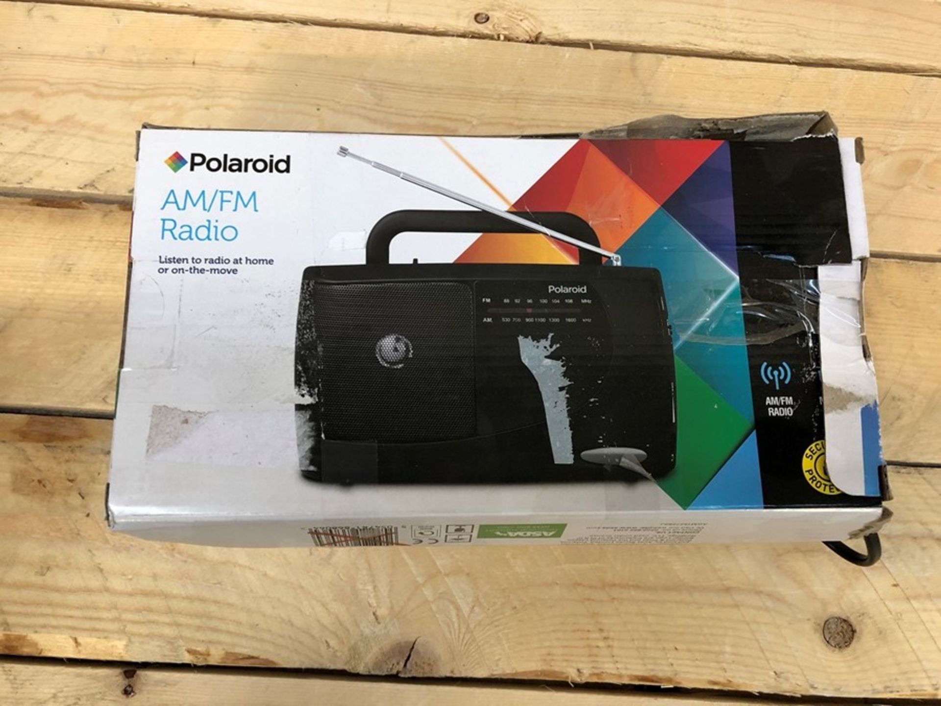 1 BOXED POLAROID AM/FM RADIO / RRP £45.00 (VIEWING HIGHLY RECOMMENDED)