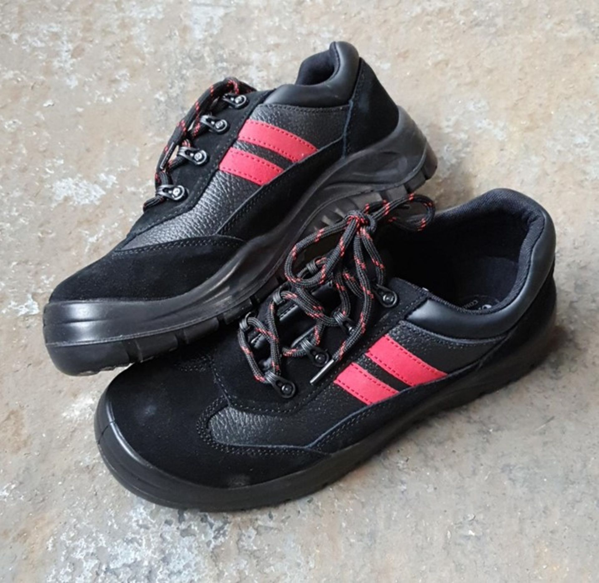 1 AS NEW BOXED PAIR COMPOSITE SAFETY SHOES IN BLACK WITH DOUBLE RED STRIPE AND INTERNAL STEEL TOE