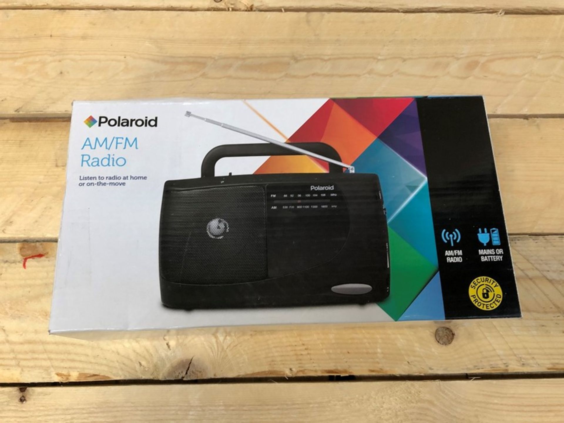 1 BOXED POLAROID AM/FM RADIO / RRP £45.00 (VIEWING HIGHLY RECOMMENDED)