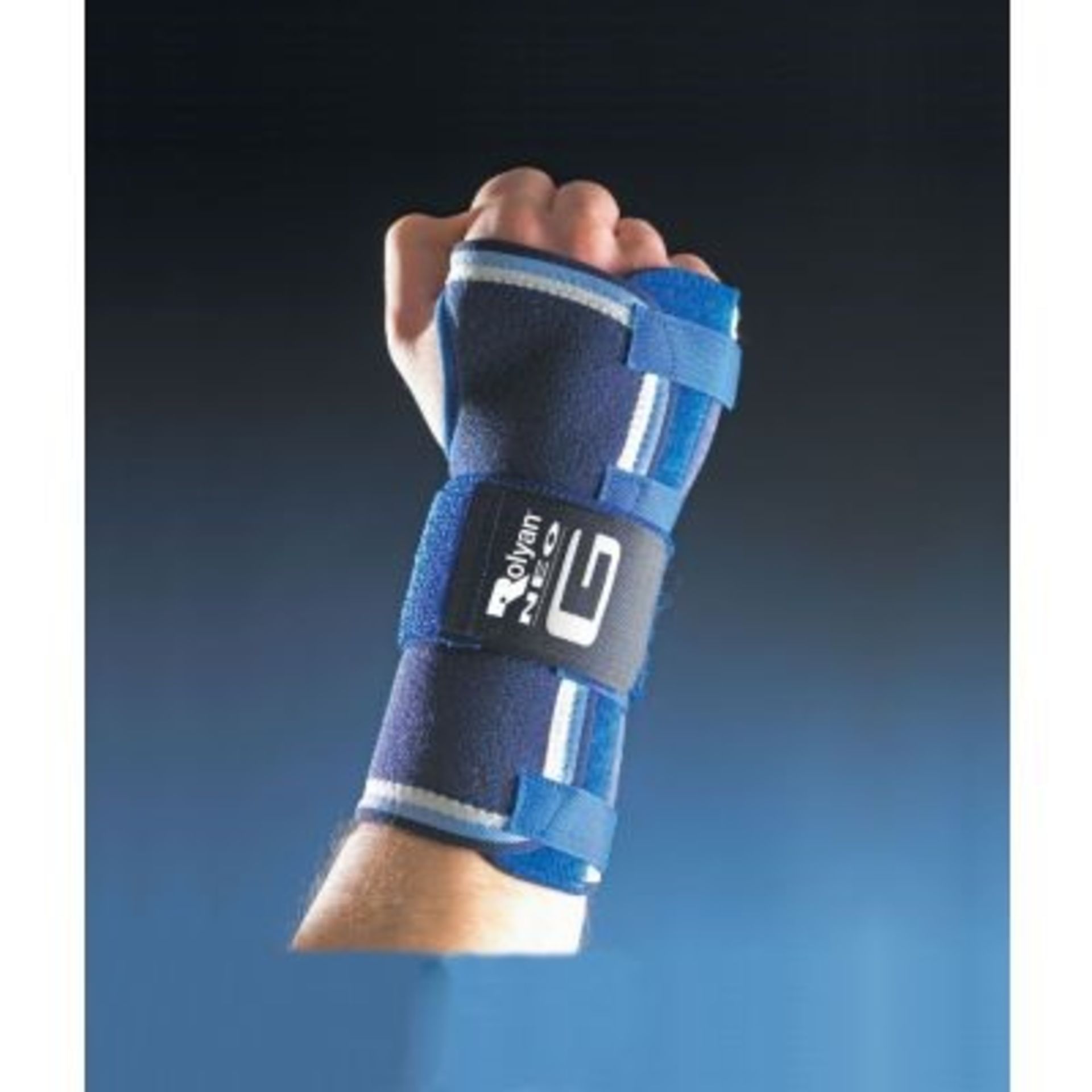 ME : 1 AS NEW BOXED NEO G STABILIZED WRIST BRACES - BLUE - LEFT WRIST / RRP £20.78 (VIEWING HIGHLY