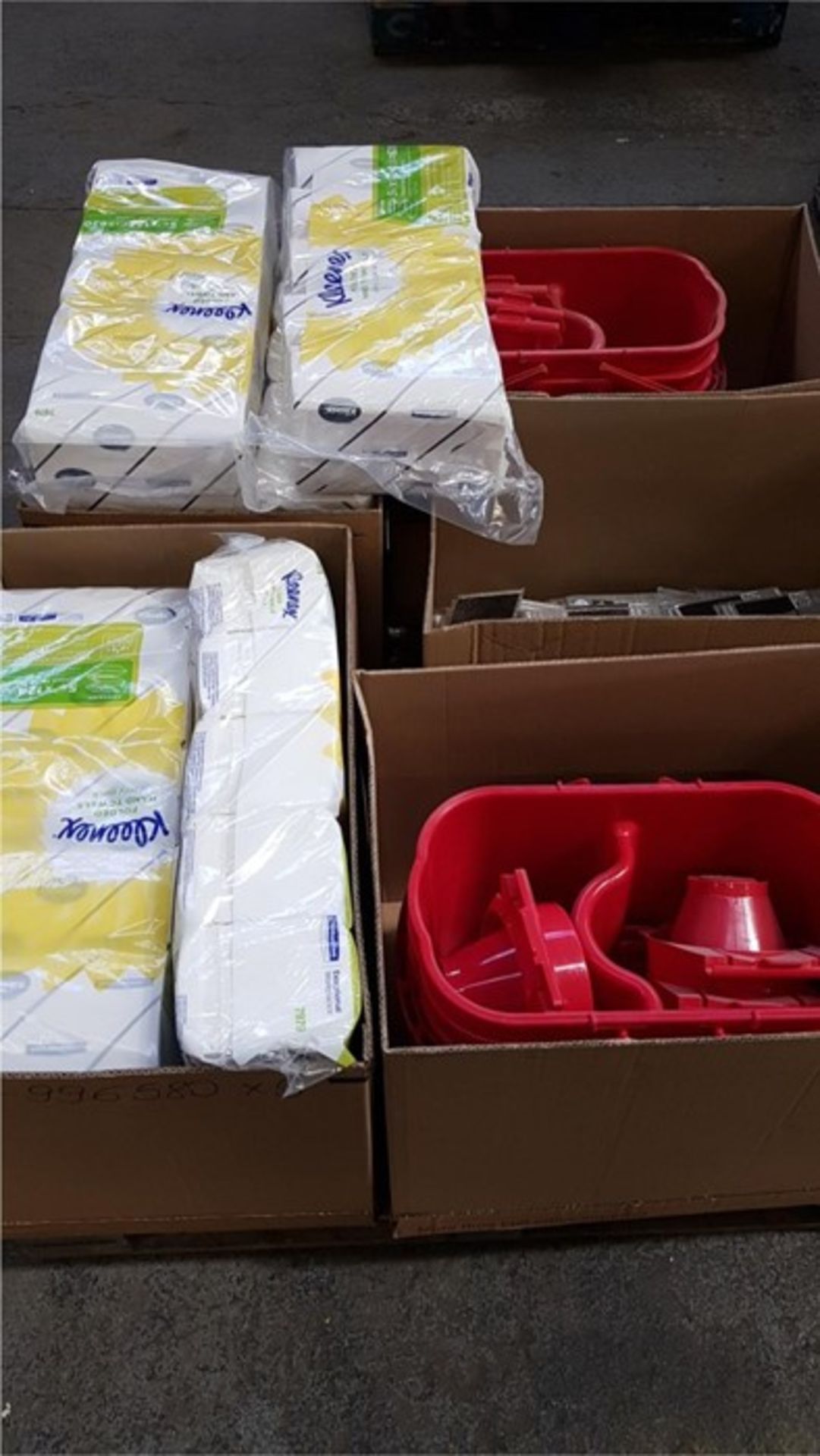 1 LOT TO CONTAIN 12 BAGGED KLEENEX FOLDED HAND TOWELS 5 PACKS TO A BAG, 7 RED DOUBLE MOP BUCKETS,