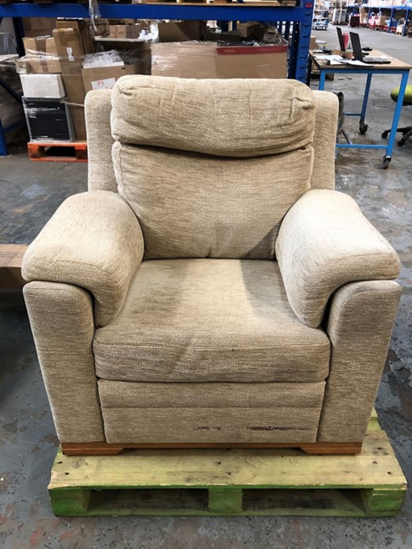 1 GRADE B FABRIC RECLINER ARMCHAIR IN BEIGE / MARK ON FRONT OF CHAIR AND SLIGHT RIP ON THE BACK /