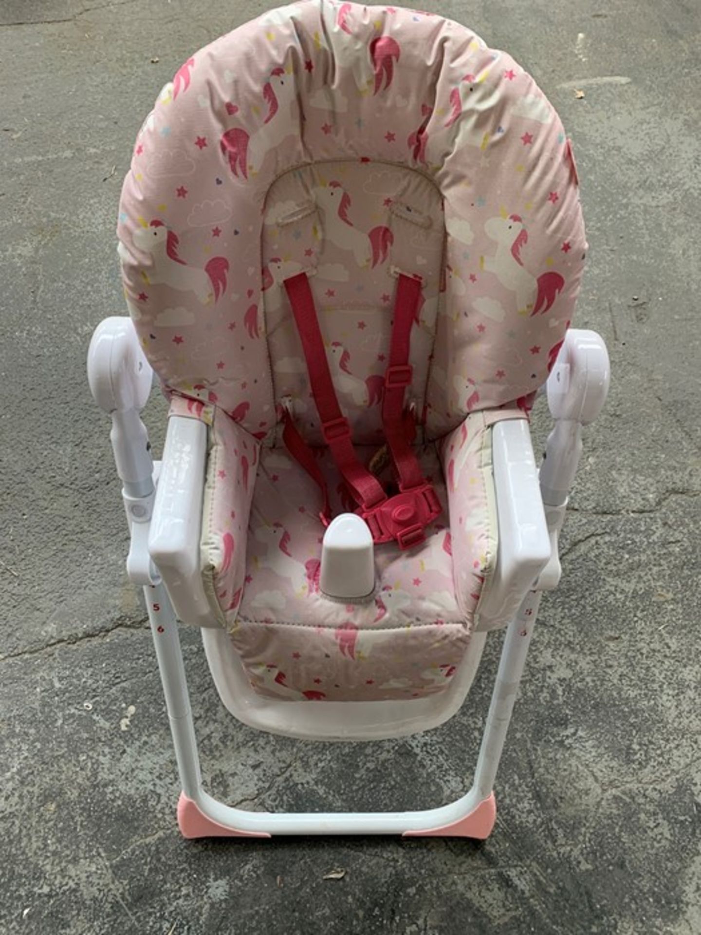1 ASSEMBLED UNICORN HIGH CHAIR / RRP £69.99 (PUBLIC VIEWING AVAILABLE)