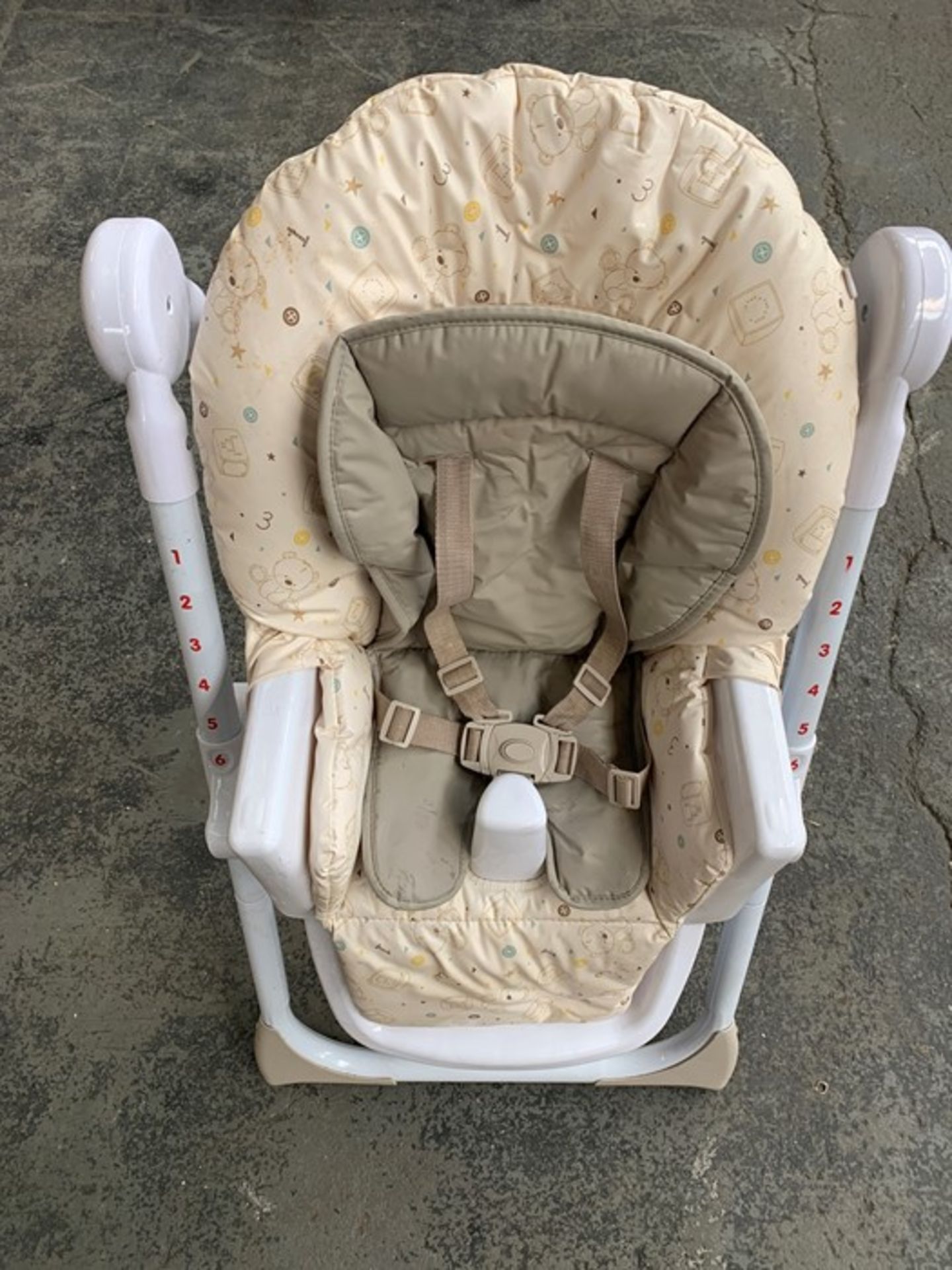 1 ASSEMBLED TEDDY BEAR HIGH CHAIR IN BEIGE / RRP £99.00 (PUBLIC VIEWING AVAILABLE)