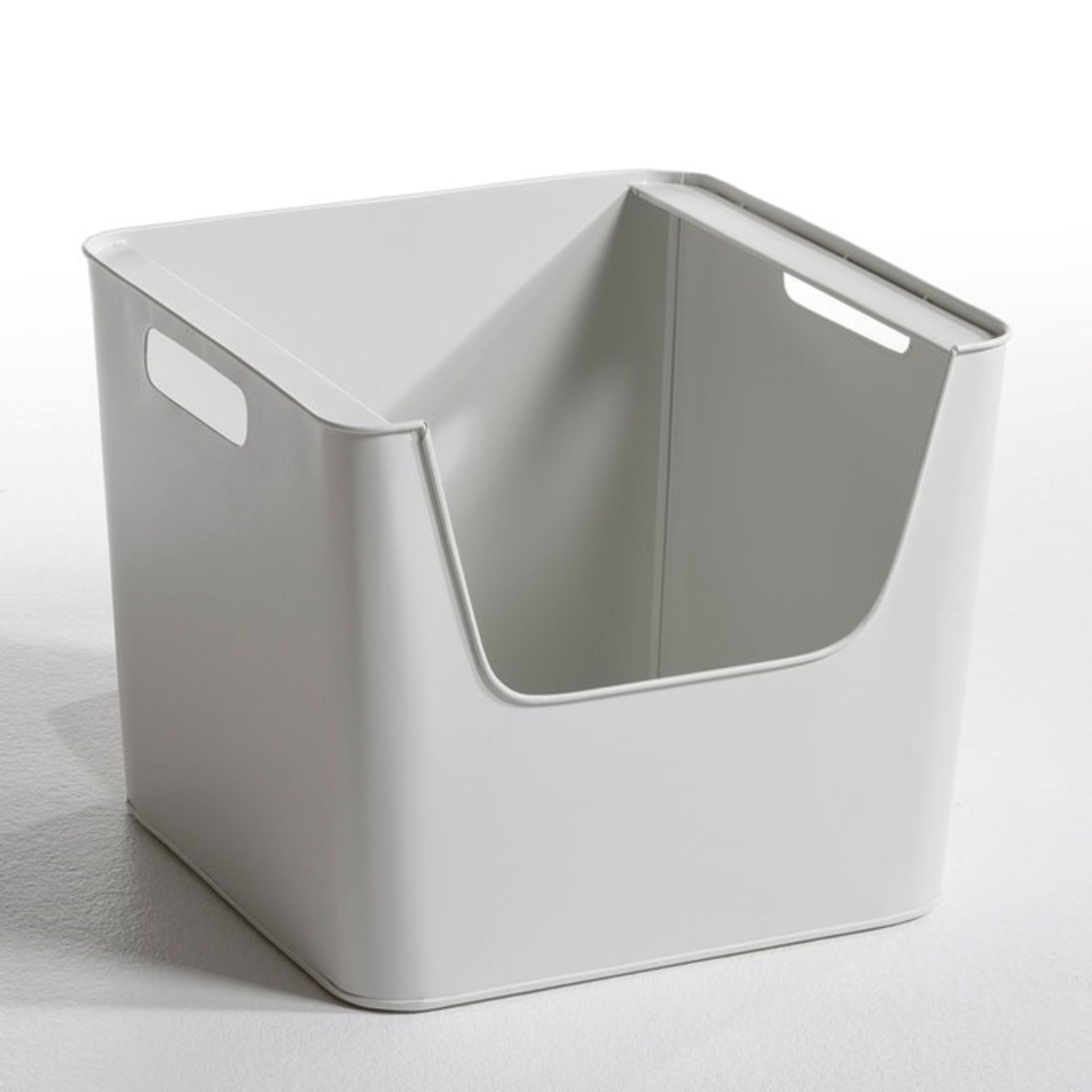 1 AMPM STACKABLE METAL CRATE IN MATT WHITE / RRP £60.00 (PUBLIC VIEWING AVAILABLE)