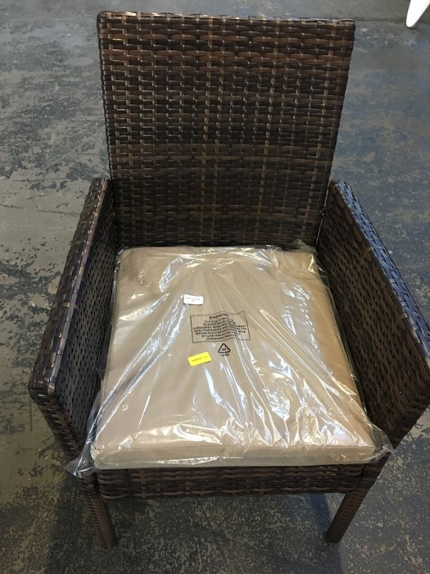 1 BROWN RATTEN OUTDOOR CHAIR WITH BROWN CUSHION / RRP £42.50 (PUBLIC VIEWING AVAILABLE)