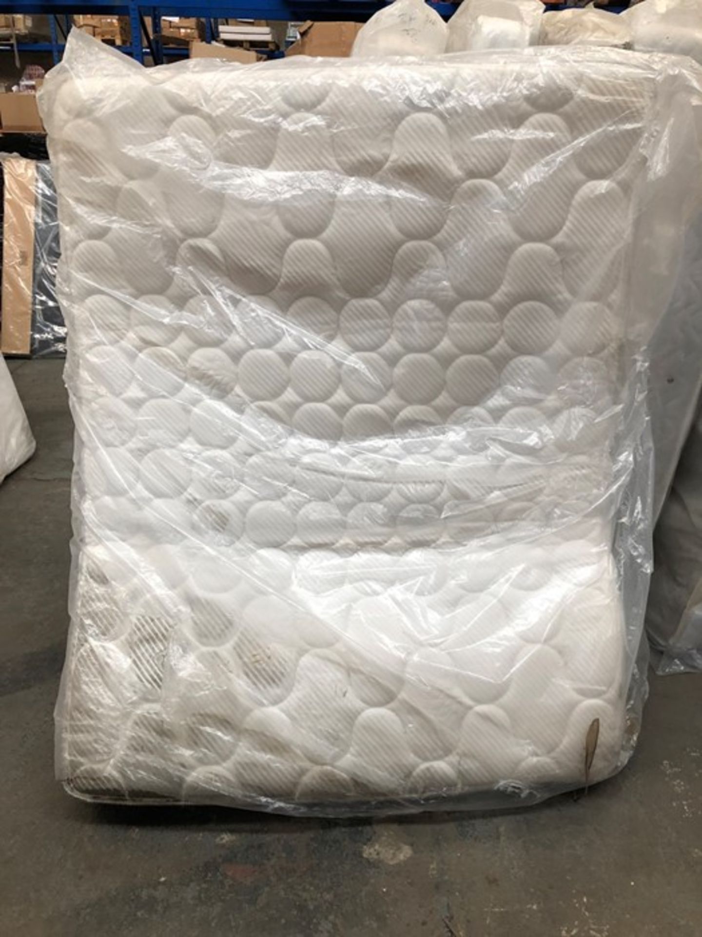 1 BAGGED SEALY KING SIZE MEMORY FOAM MATTRESS / NEEDS CLEAN (PUBLIC VIEWING AVAILABLE)