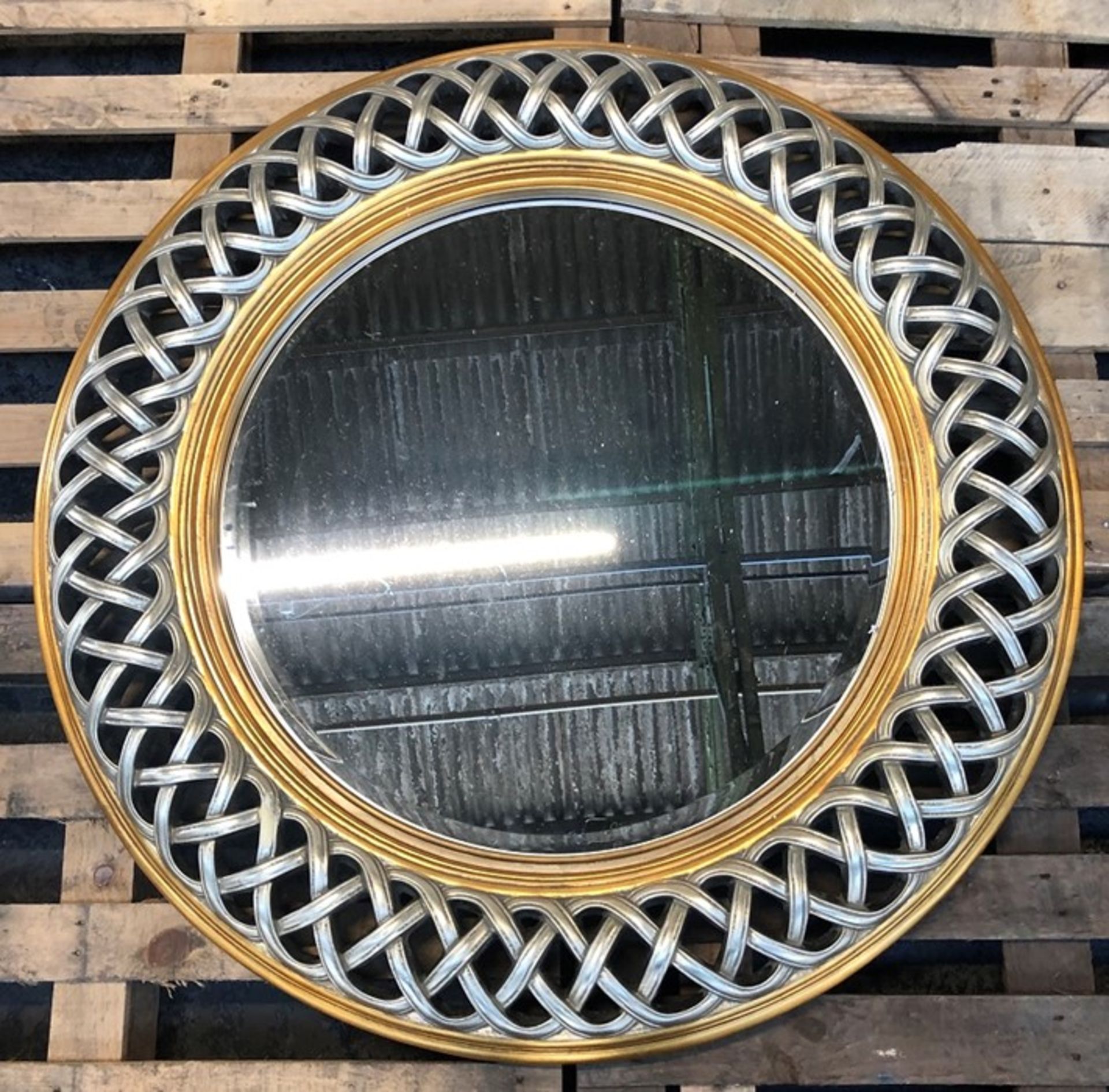 1 GRADE A BOXED BRITANNIA MIRROR IN SILVER/GOLD / SIZE 46" X 46" / SLIGHT TRANSPORT MARK / RRP £