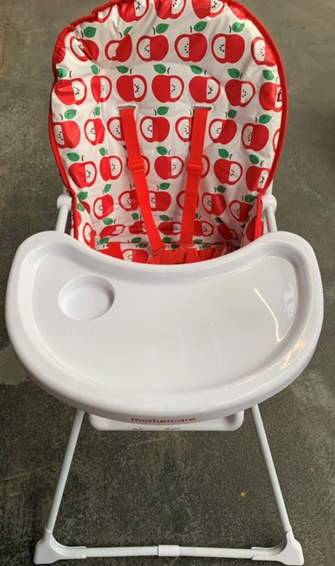 1 HIGH CHAIR WITH RED APPLE DESIGN / RRP £80.00 (PUBLIC VIEWING AVAILABLE)