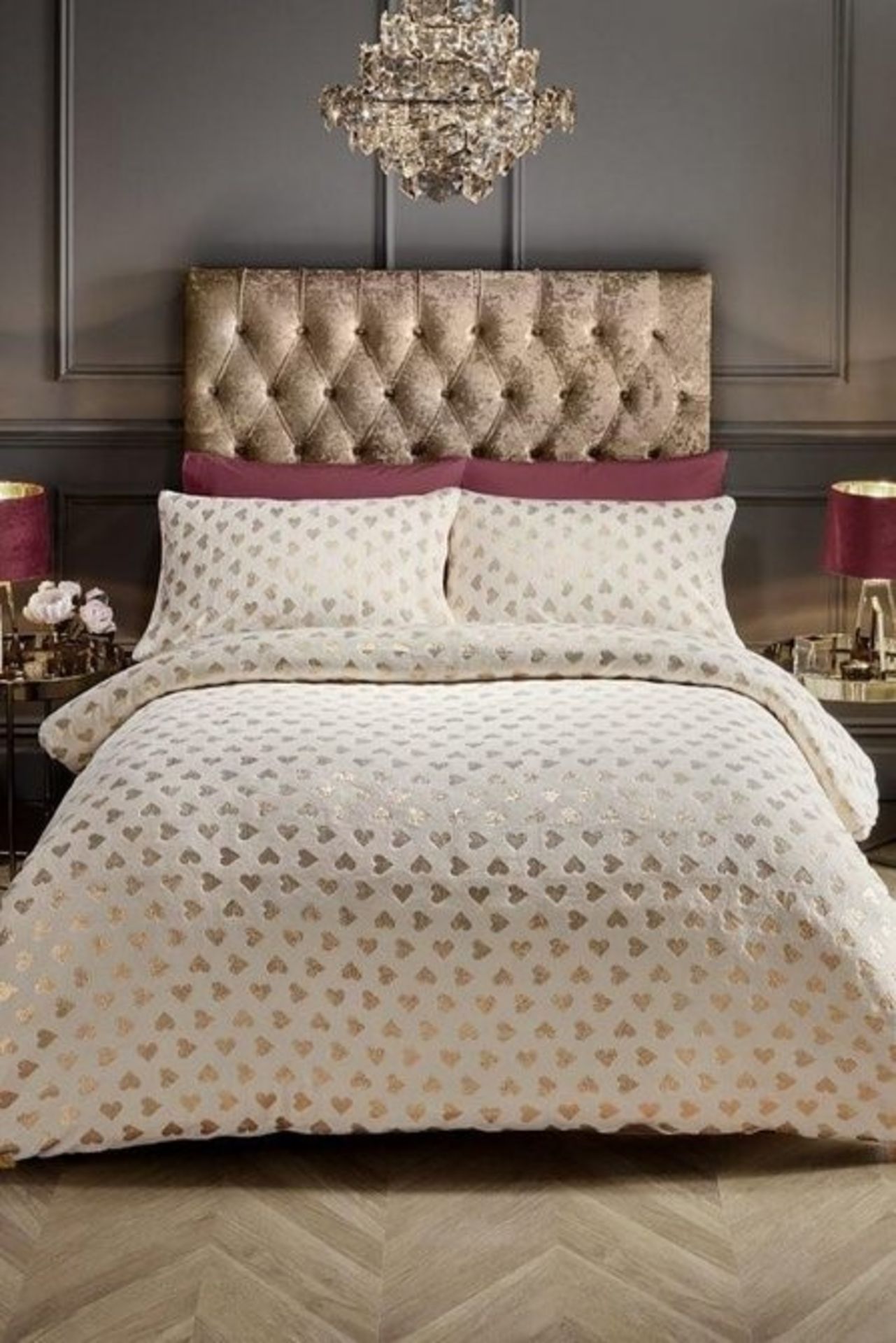 1 AS NEW BAGGED ULTRA COSY TEDDY HEART FOIL DUVET SET IN CREAM / SINGLE (PUBLIC VIEWING AVAILABLE)