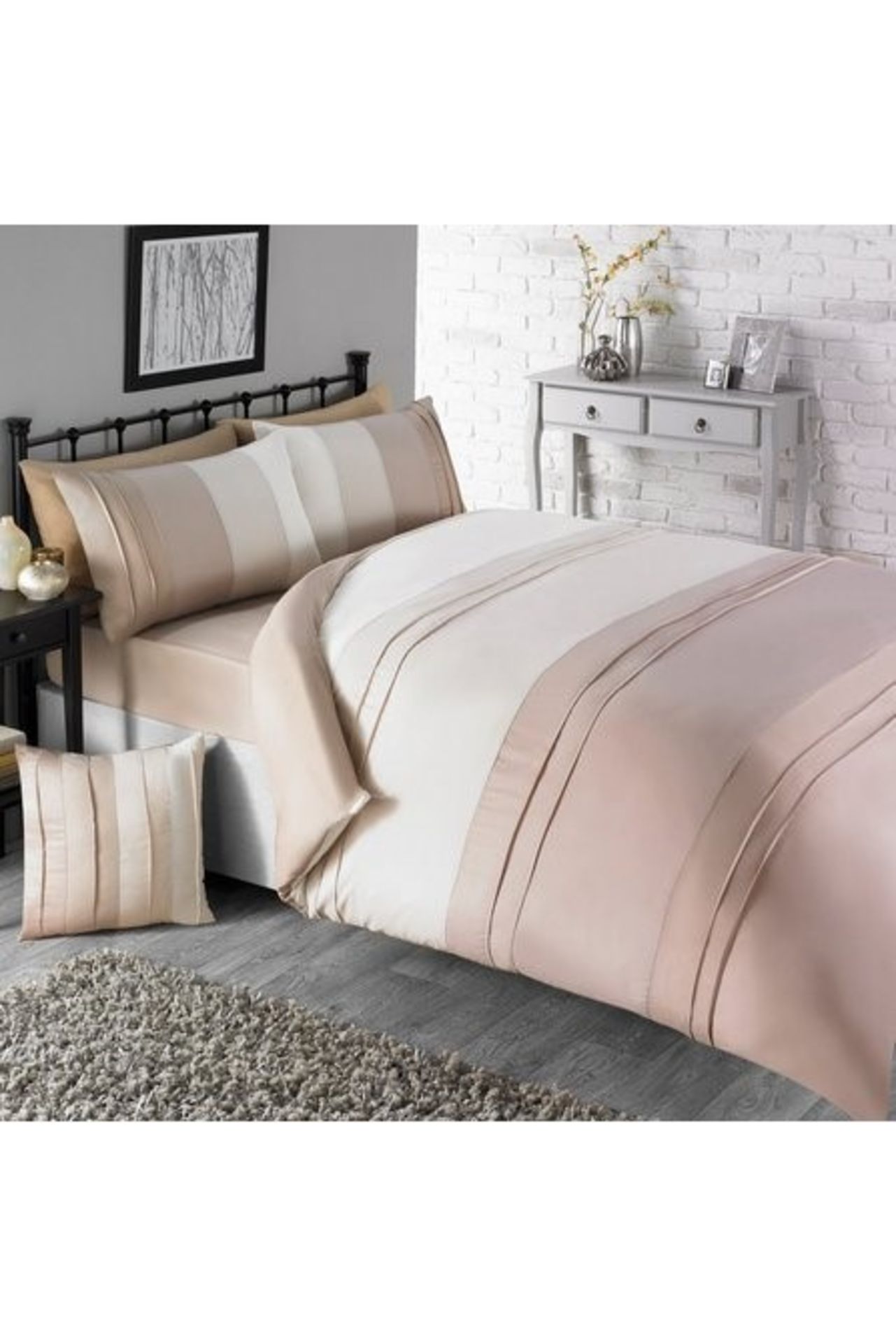 1 AS NEW BAGGED PINTUCK COLOUR PANEL DUVET SET WITH FITTED SHEET IN NATURAL / KING SIZE (PUBLIC