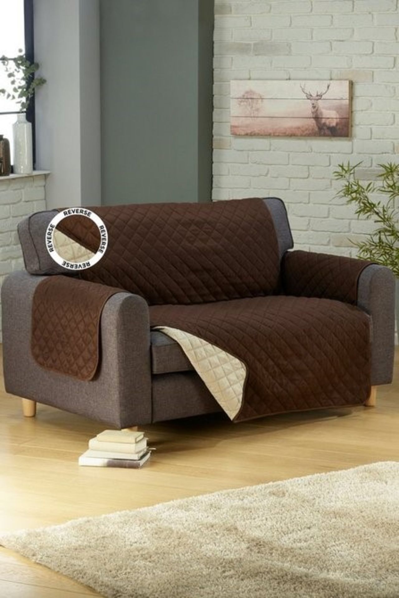 1 AS NEW BAGGED REVERSIBLE FURNITURE PROTECTOR IN BROWN/BEIGE (PUBLIC VIEWING AVAILABLE)