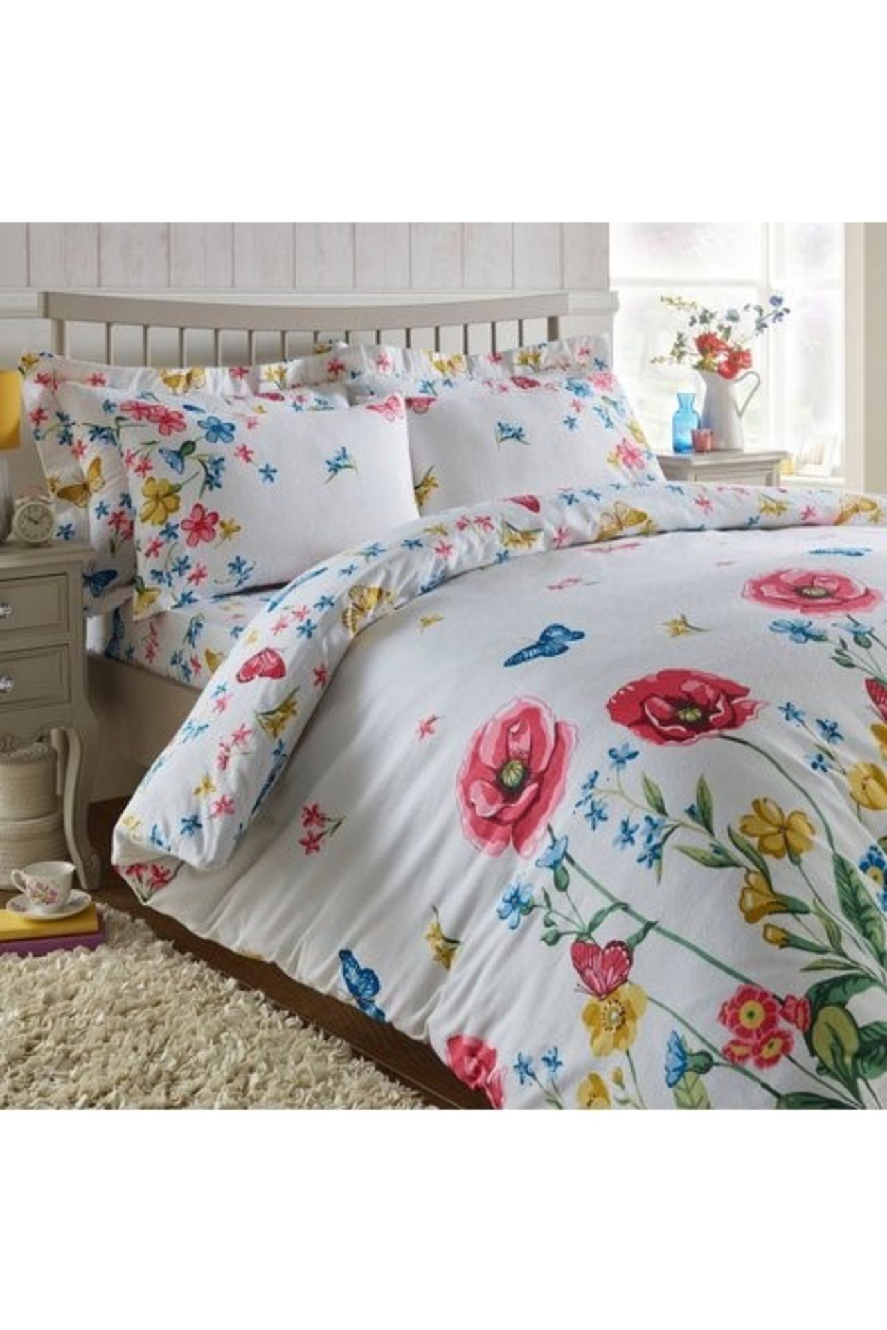 1 AS NEW BAGGED COUNTRY FLOWER BRUSHED COTTON BEDDING SET / DOUBLE (PUBLIC VIEWING AVAILABLE)