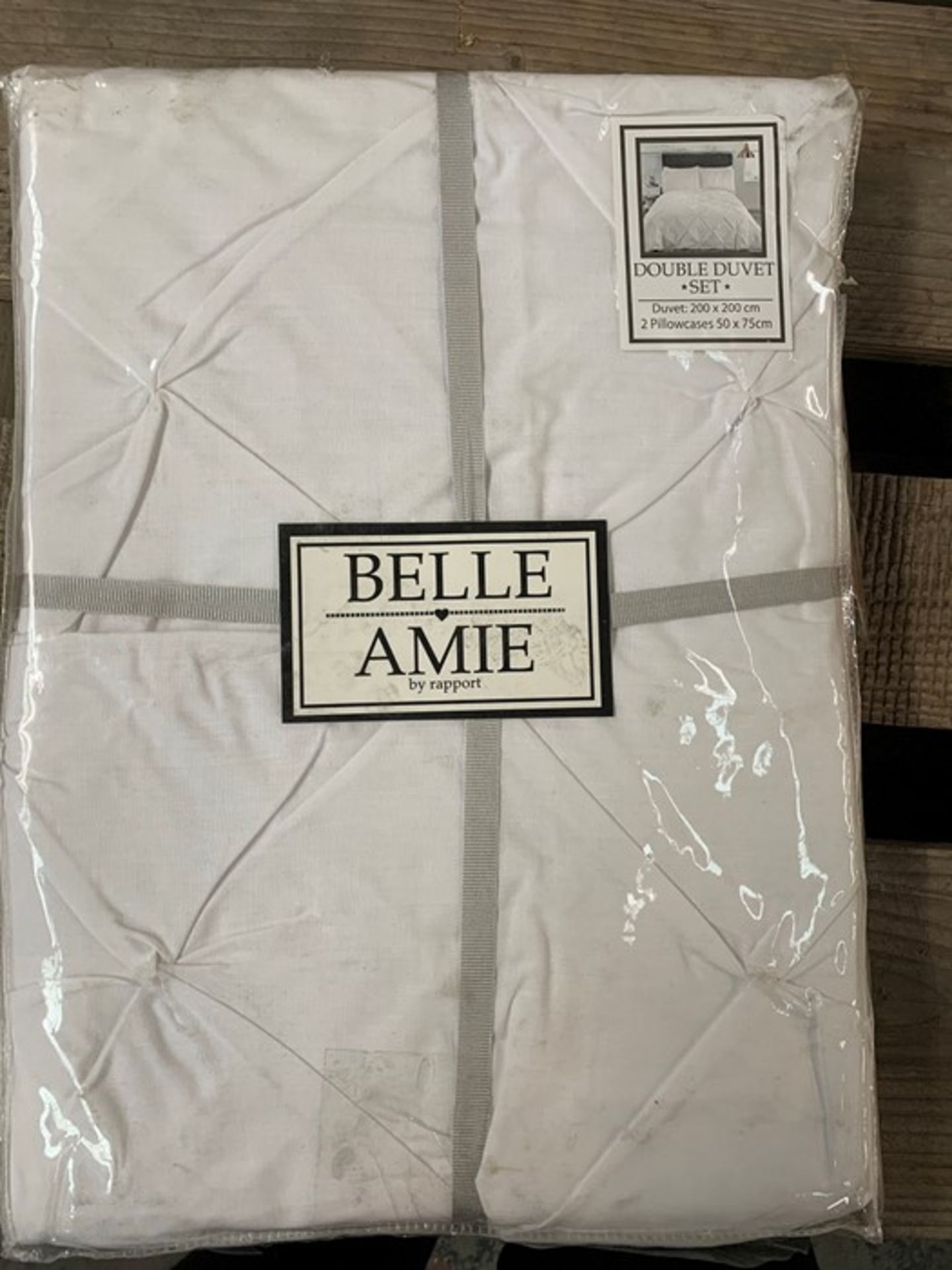 1 AS NEW BAGGED BALMORAL BELLE AMIE DOUBLE DUVET SET IN WHITE (PUBLIC VIEWING AVAILABLE)