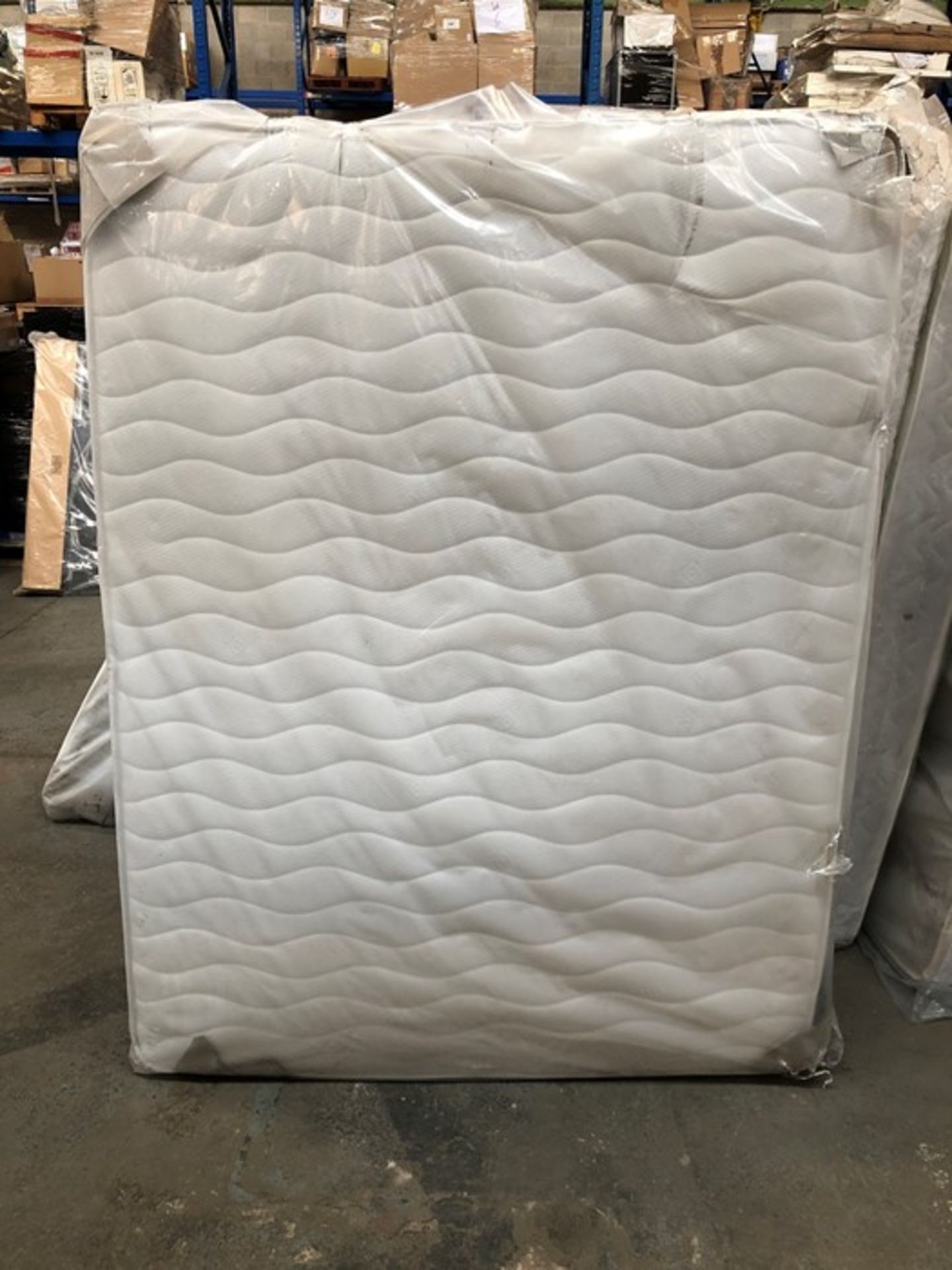 1 BAGGED KING SIZE POCKET SPRUNG MATTRESS / SLIGHT MARKS (PUBLIC VIEWING AVAILABLE)