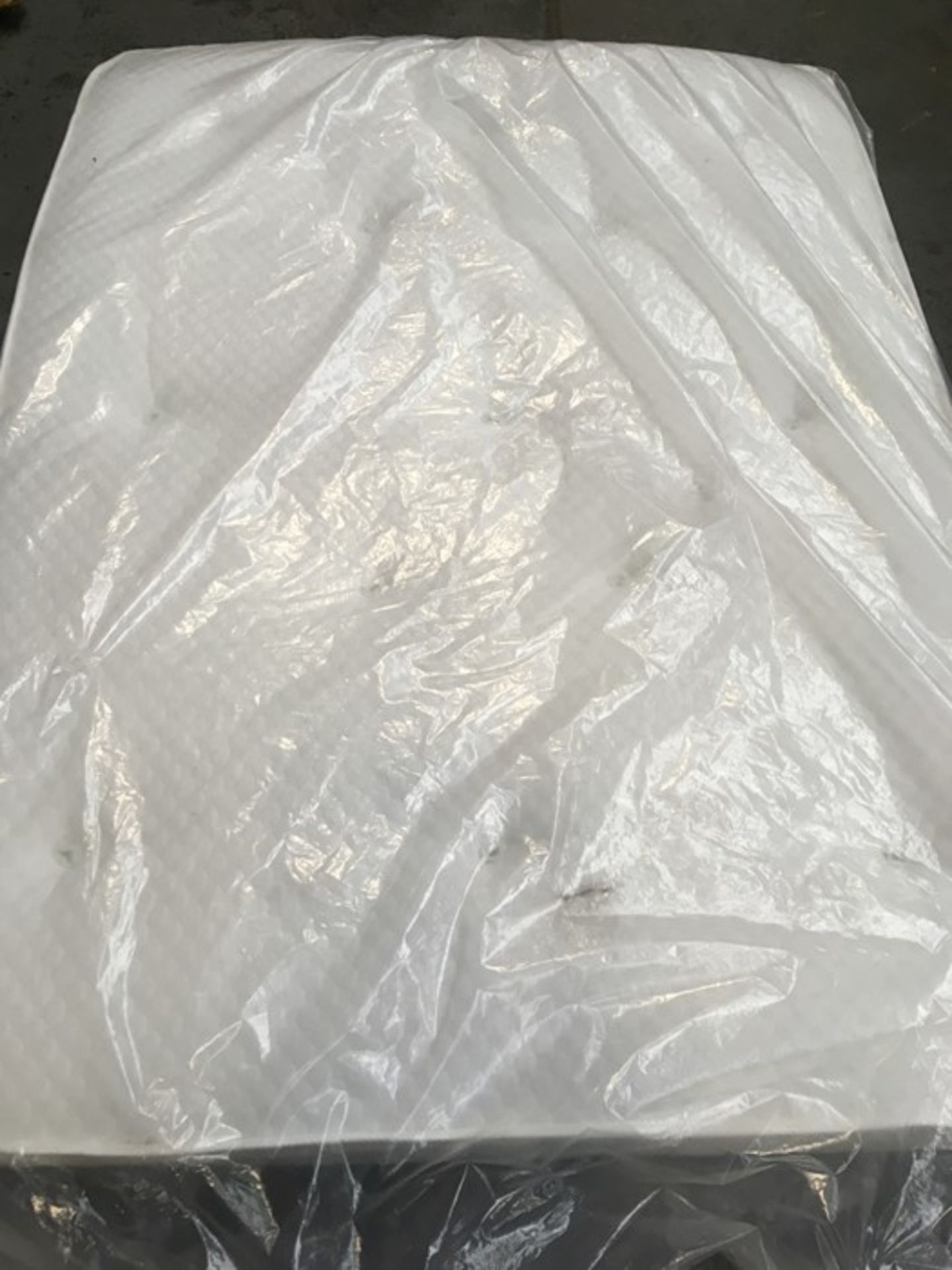 1 GRADE A BAGGED KING SIZE POCKET STRUNG MATTRESS (PUBLIC VIEWING AVAILABLE)