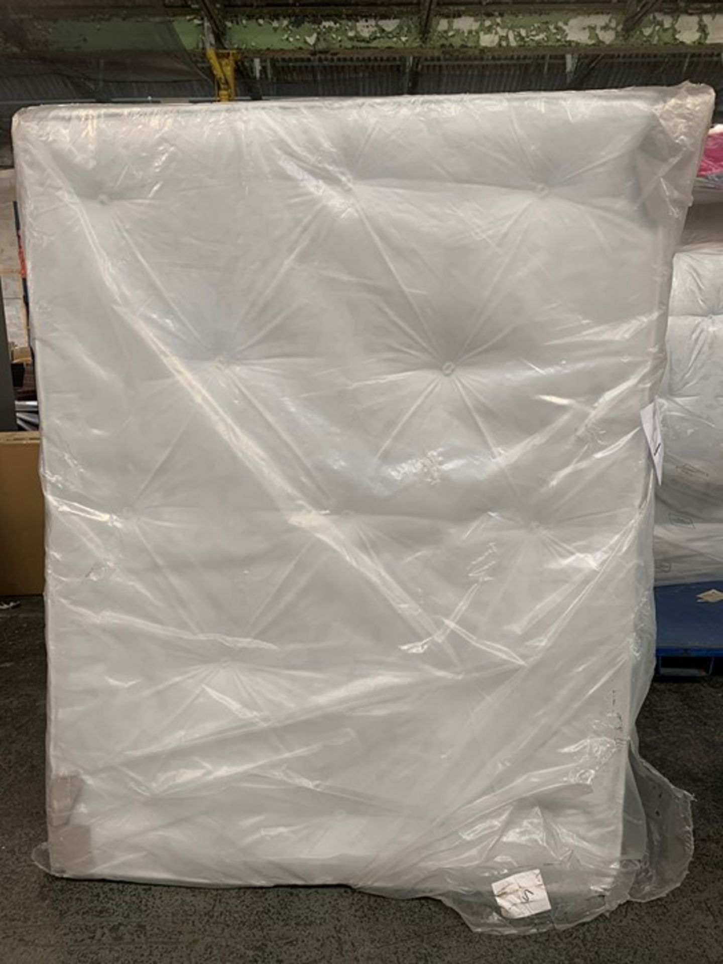 1 GRADE A BAGGED POCKET SPRUNG KING MATTRESS (PUBLIC VIEWING AVAILABLE)
