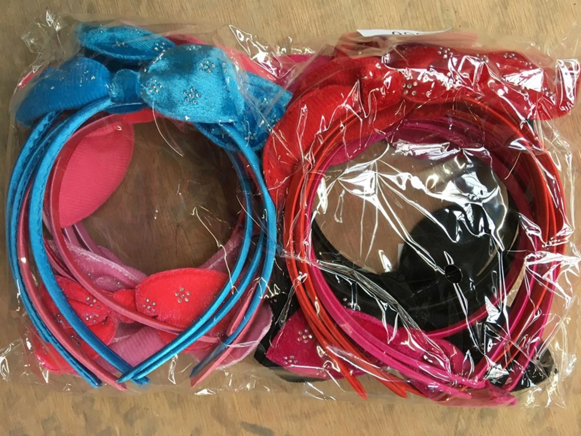 1 LOT TO CONTAIN 20 ASSORTED BOW HEADBANDS (PUBLIC VIEWING AVAILABLE)