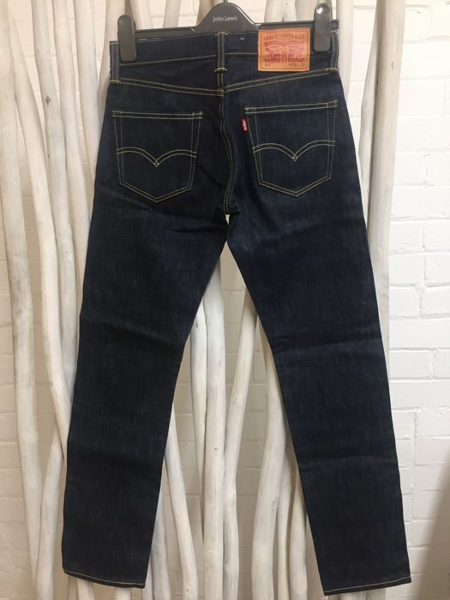 1 LEVI SLIMFIT 511 DARK DENIM JEANS IN W28 L32 / RRP £115.00 (PUBLIC VIEWING AVAILABLE)