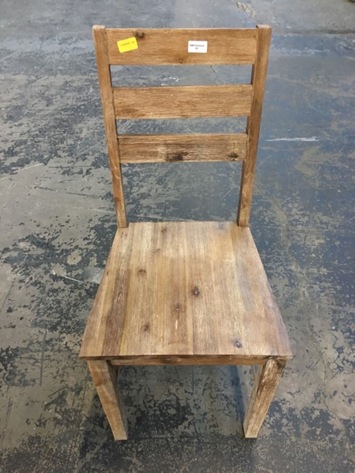 1 WOODEN DINING CHAIR / RRP £25.00 (PUBLIC VIEWING AVAILABLE)