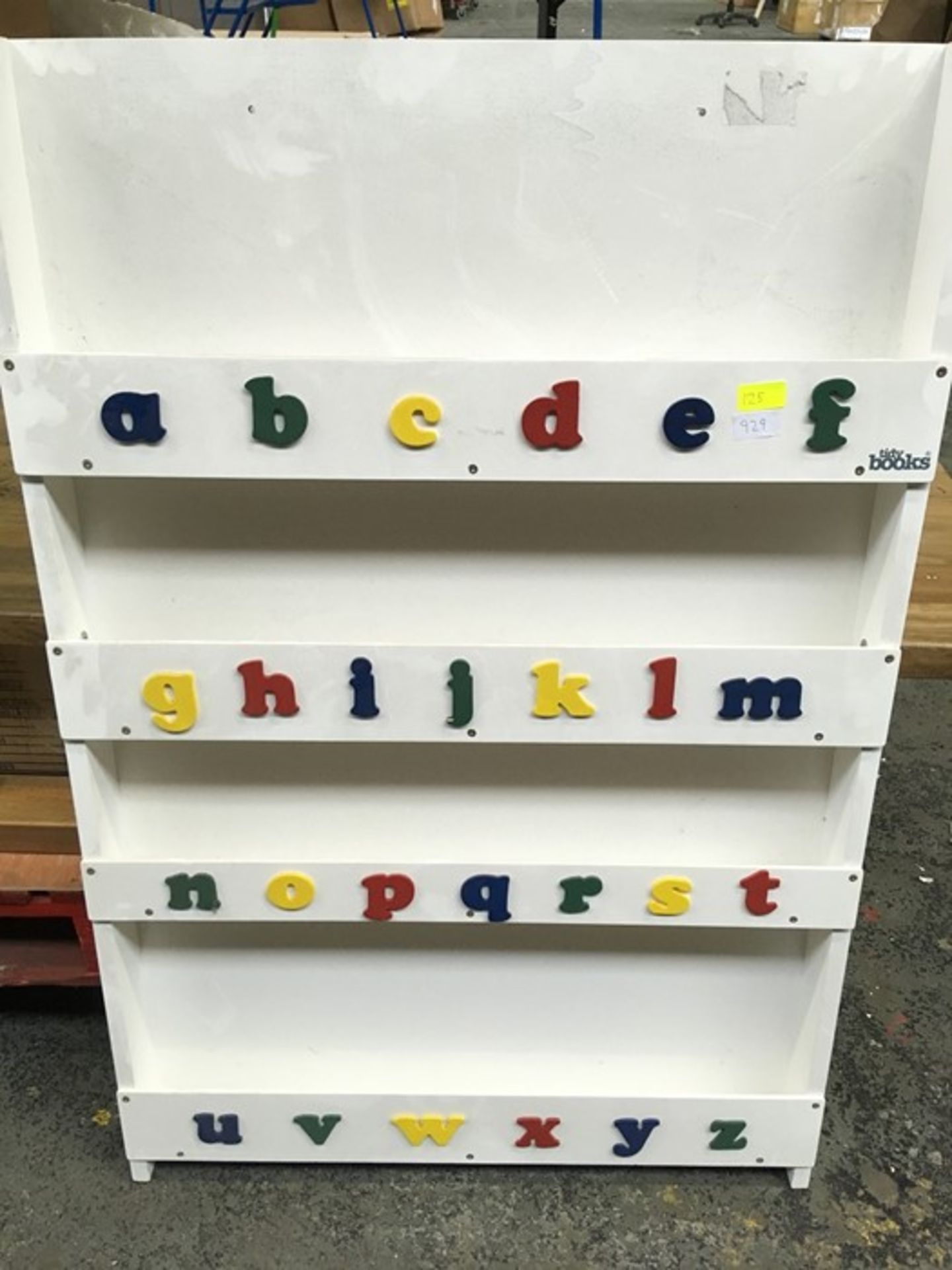 1 TIDY BOOKS 115CM BOOK DISPLAY - WHITE WOOD / RRP £149.50 (PUBLIC VIEWING AVAILABLE)