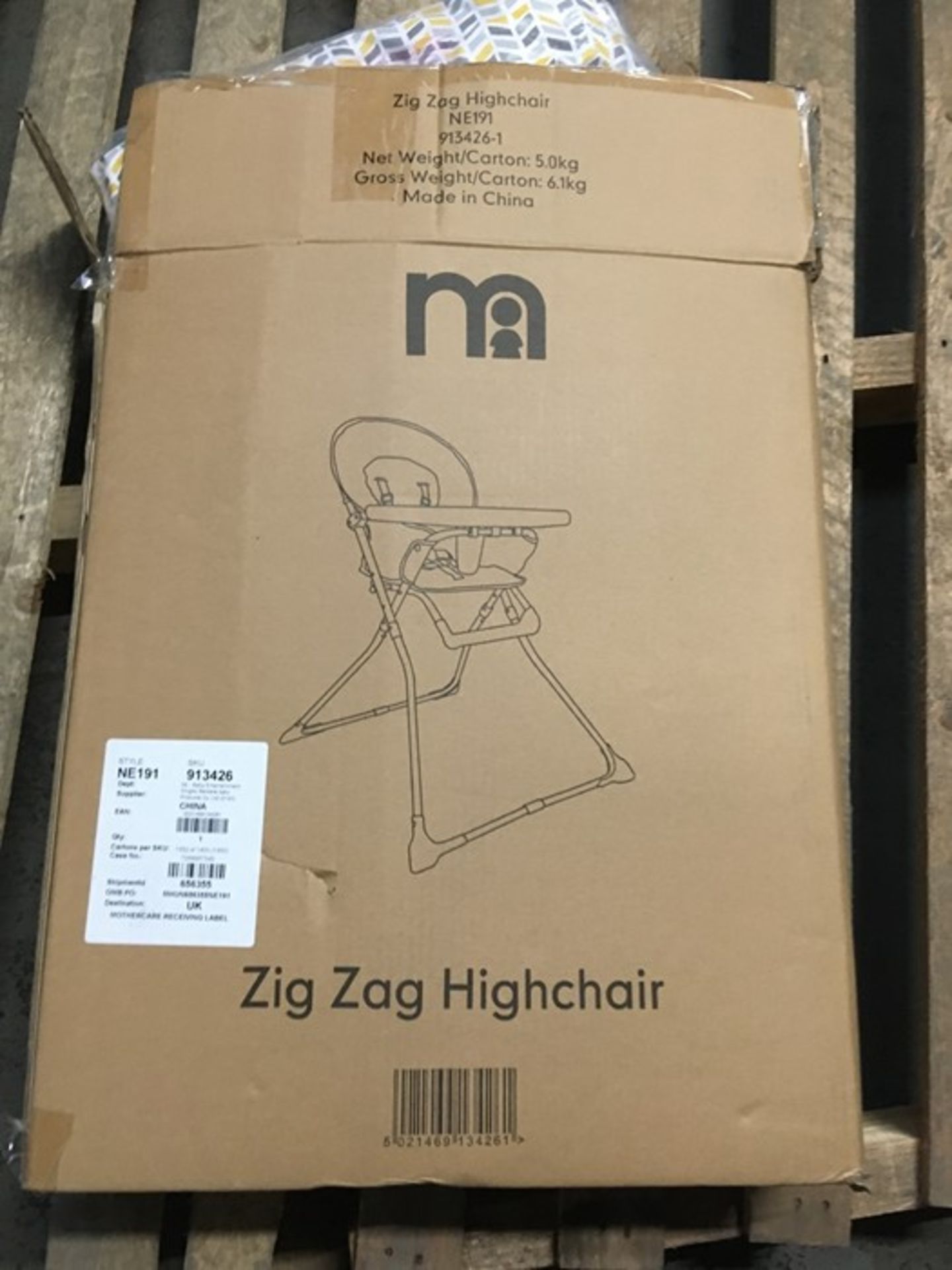 1 BOXED MOTHERCARE HIGH CHAIR - ZIG ZAG / RRP £45.00 (PUBLIC VIEWING AVAILABLE)