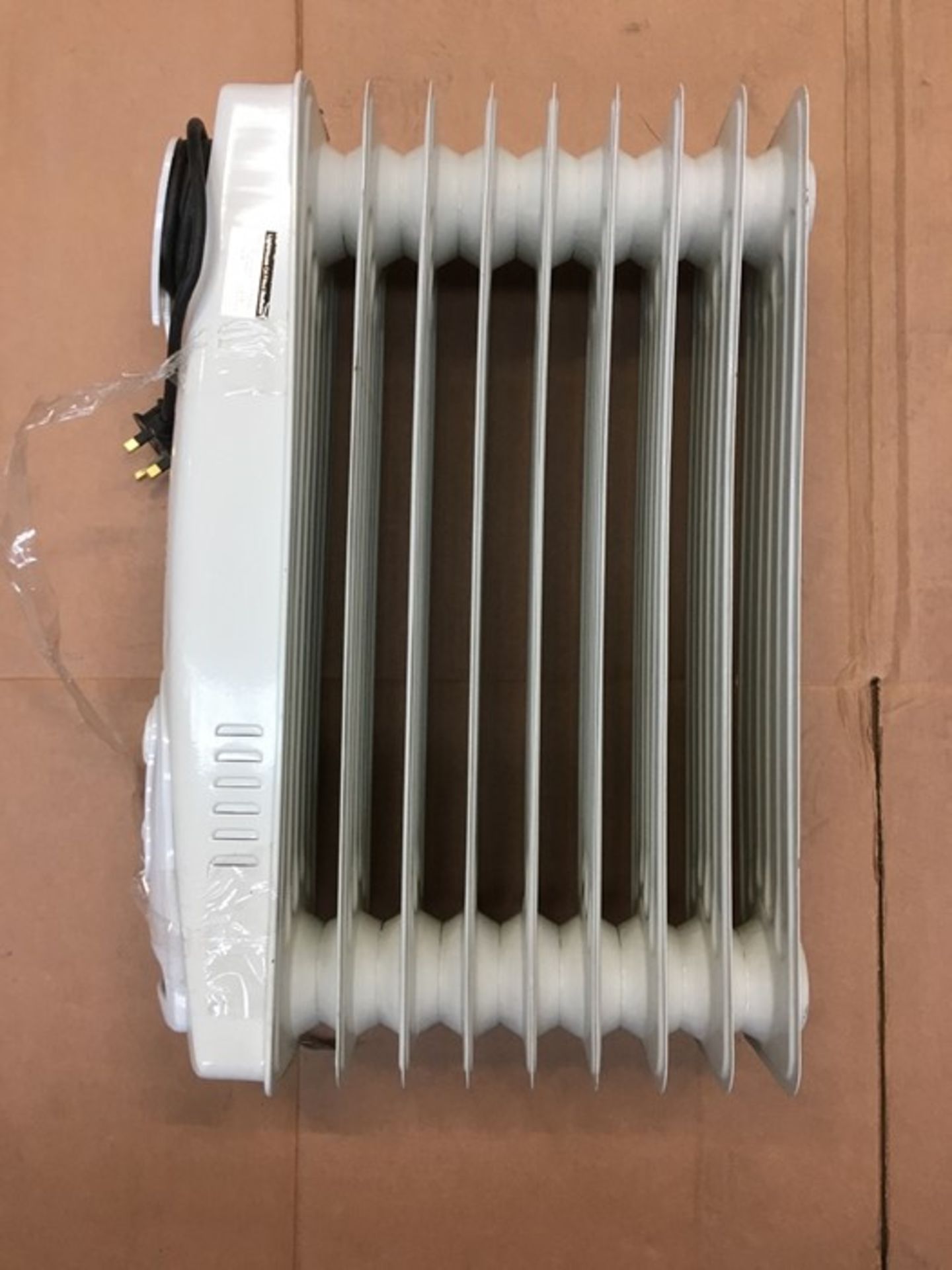 1 UNTESTED LIGHTHOUSE 2000W ELECTRIC OIL RADIATOR / RRP £43.99 (PUBLIC VIEWING AVAILABLE)