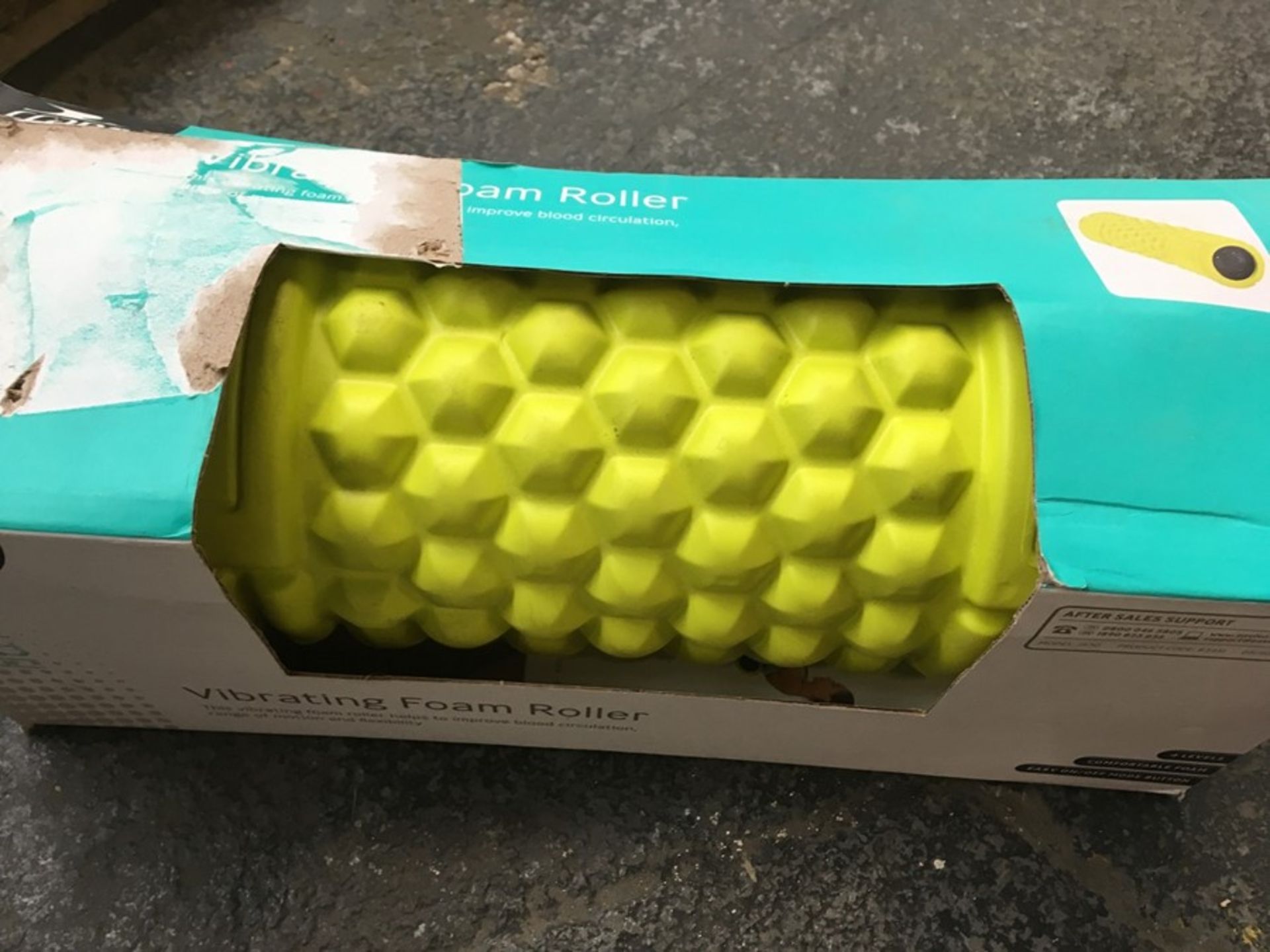 1 BOXED CRANE VIBRATING FOAM ROLLER / RRP £34.99 (PUBLIC VIEWING AVAILABLE)