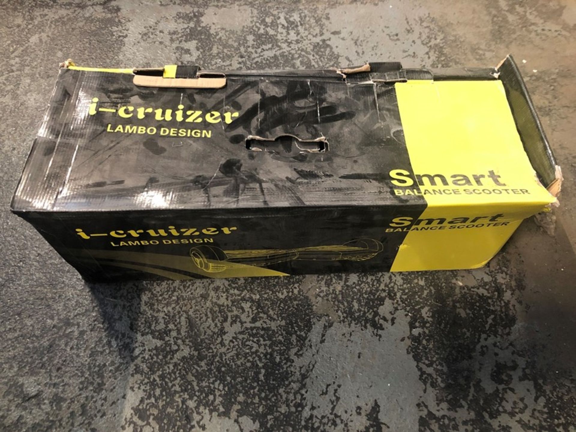 1 BOXED UNTESTED I CRUIZER LAMBO DESIGN SMART BALANCE SCOOTER / RRP £259.99 (PUBLIC VIEWING
