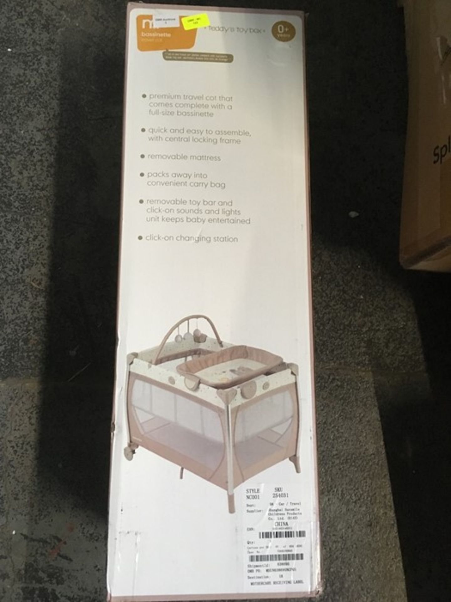 1 BOXED MOTHERCARE BASSINETTE TRAVEL COT - TEDDY'S TOY BOX / RRP £120.00 (PUBLIC VIEWING AVAILABLE)