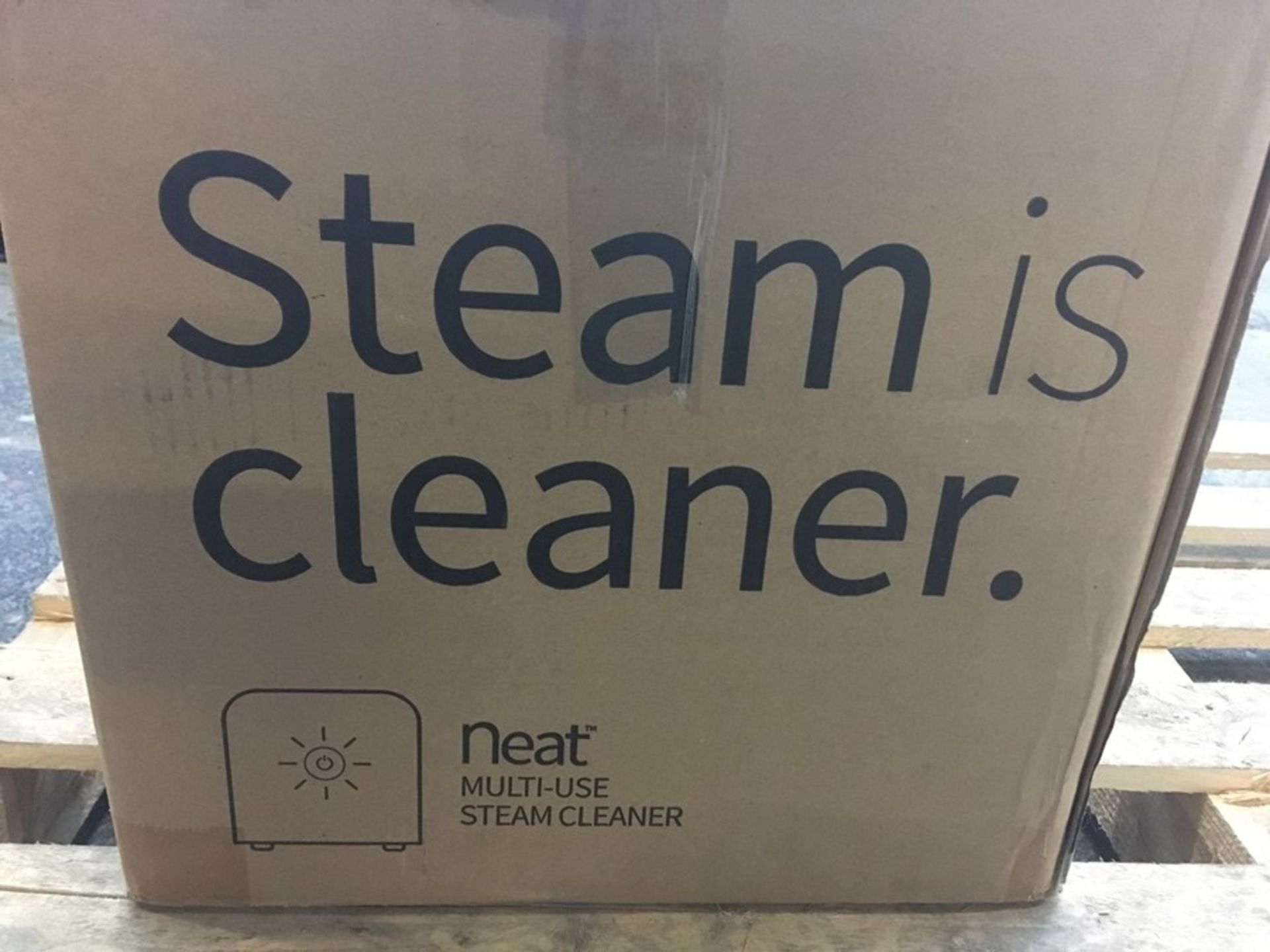 1 BOXED DUPRAY NEAT STEAM CLEANER IN WHITE / RRP £149.99 (PUBLIC VIEWING AVAILABLE)