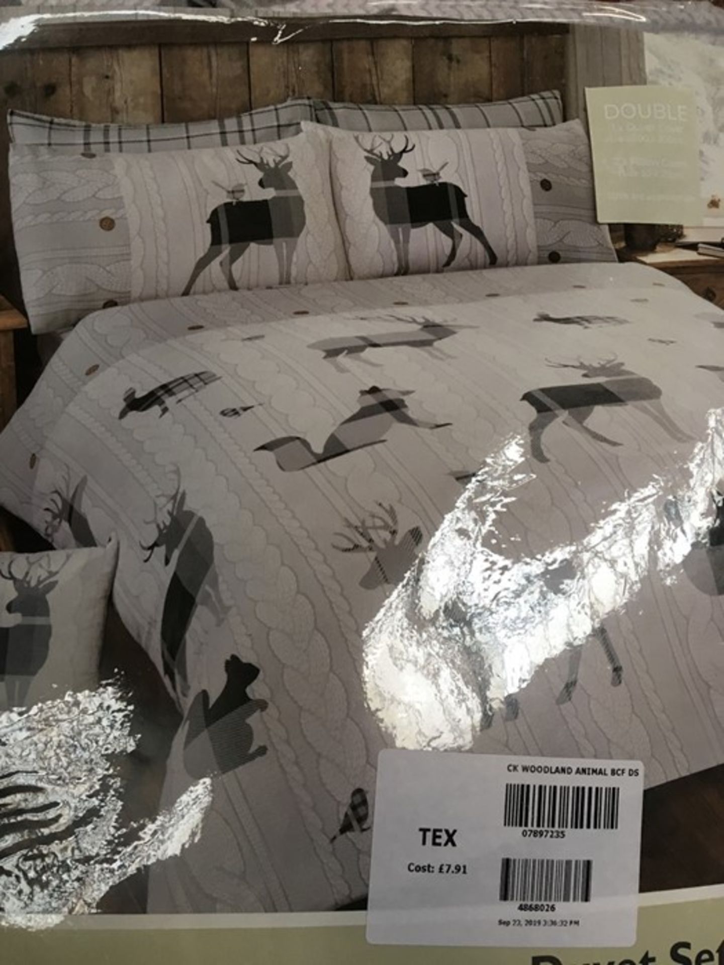 1 BAGGED CK WOODLAND ANIMAL DUVET SET IN WHITE AND GREY / SIZE 200 X 200CM (PUBLIC VIEWING