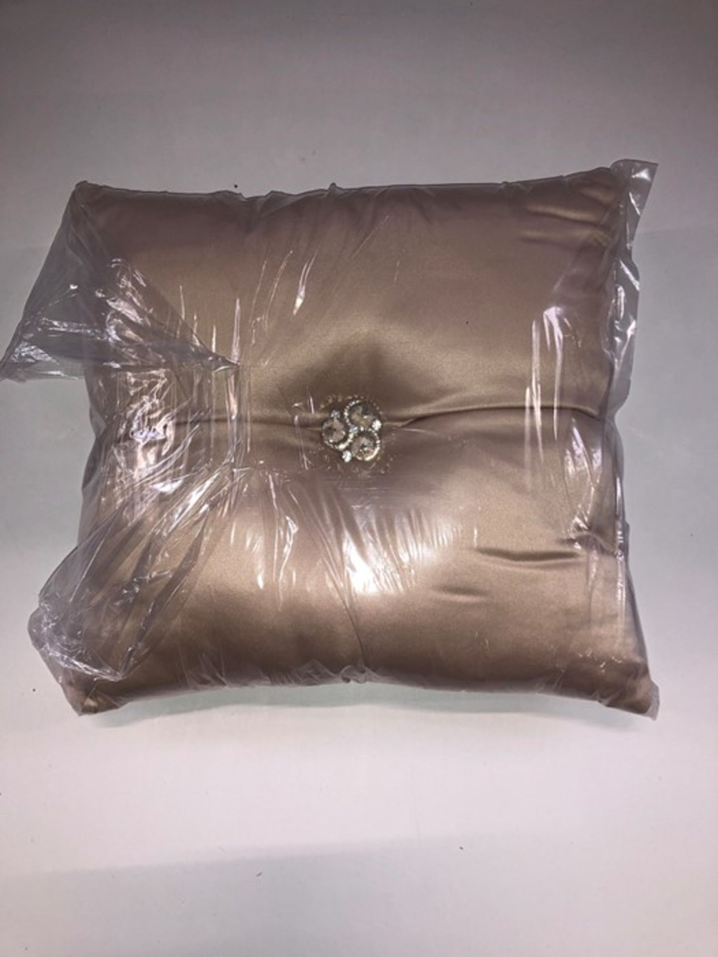 1 BAGGED KRISTEN SEQUIN WAVES FILLED CUSHION IN NATURAL (PUBLIC VIEWING AVAILABLE)