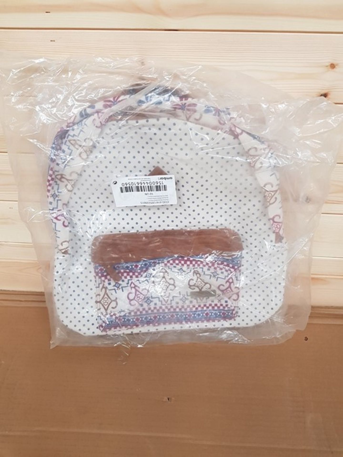 1 AS NEW BAGGED MARSHMALLOW WHITE SCHOOL BACKPACK / RRP £29.99 (PUBLIC VIEWING AVAILABLE)