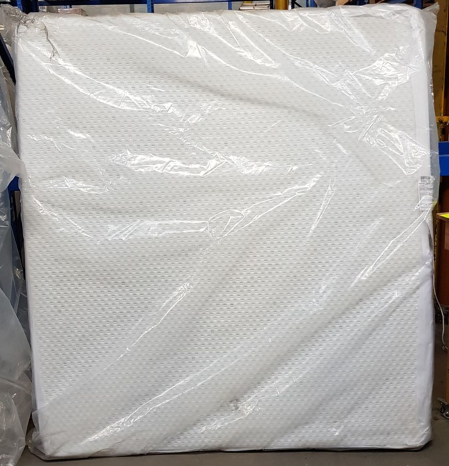 1 BAGGED 180CM KING SIZE MEMORY FOAM MATTRESS / RRP £450.00 (PUBLIC VIEWING AVAILABLE)