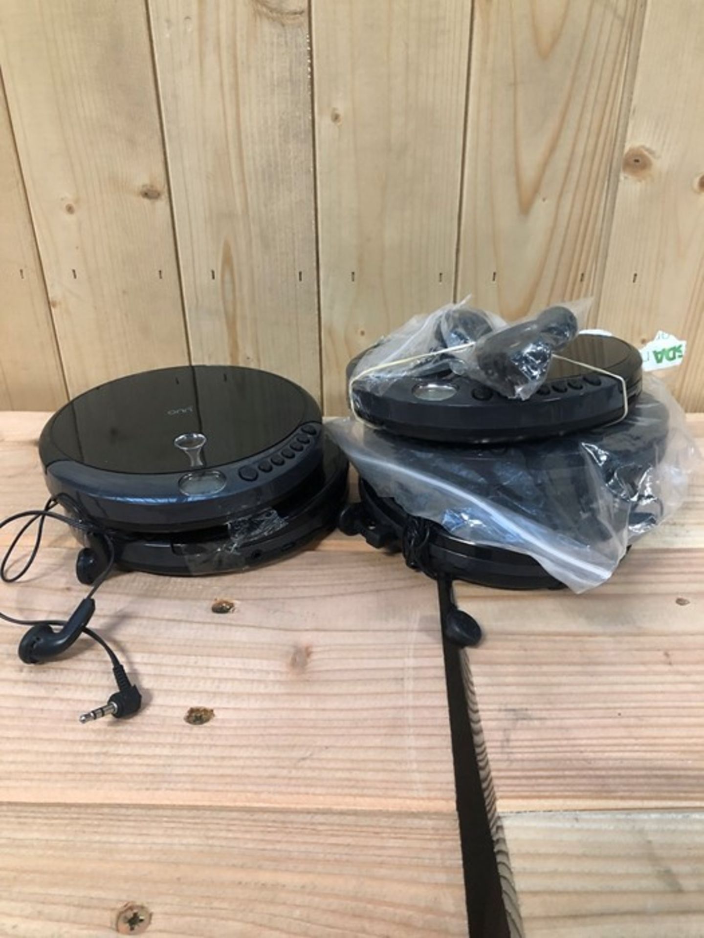 1 LOT TO CONTAIN 5 BAGGED AND UNTESTED ONN CD PLAYERS / BL - 8740 (PUBLIC VIEWING AVAILABLE)