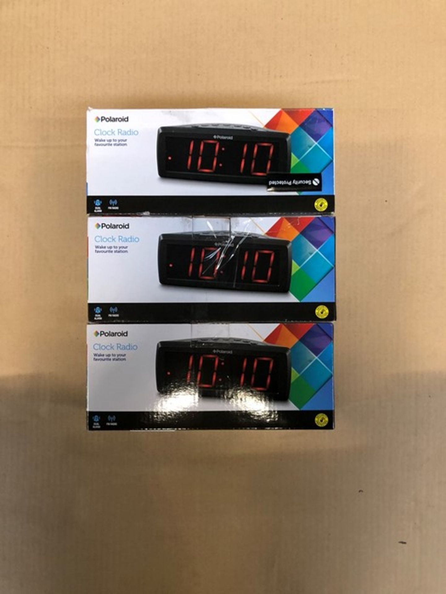 1 LOT TO CONTAIN 3 POLAROID CLOCK RADIOS IN BLACK / BL - 8740 / RRP £36.00 (PUBLIC VIEWING