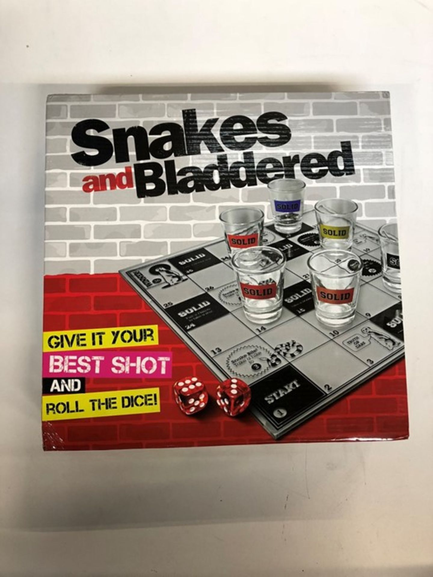 1 BOXED SNAKES AND BLADDERED DRINKING BOARD GAME (PUBLIC VIEWING AVAILABLE)