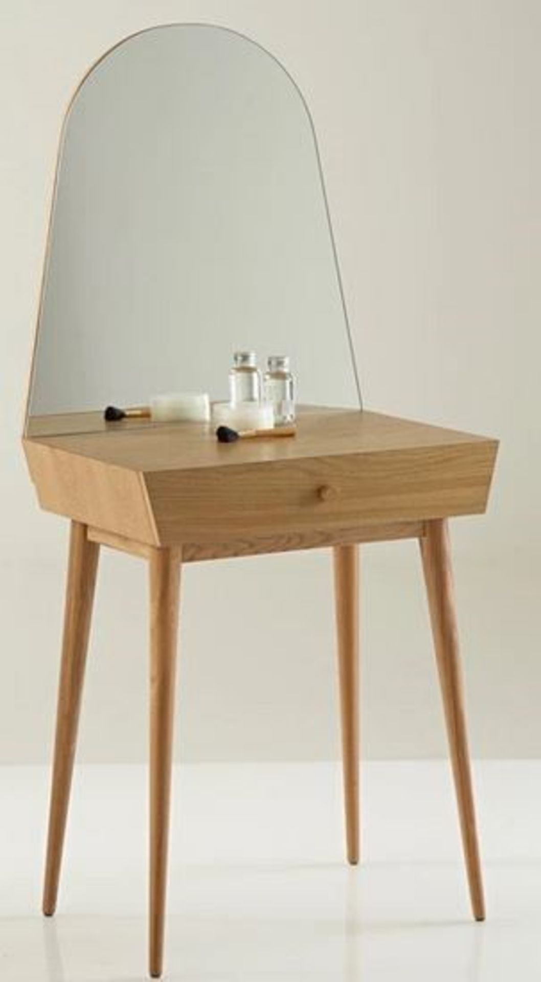 1 GRADE B BOXED DESIGNER CLAIROY 1 DRAWER SCANDI STYLE DRESSING TABLE IN OAK / RRP £165.00 (PUBLIC