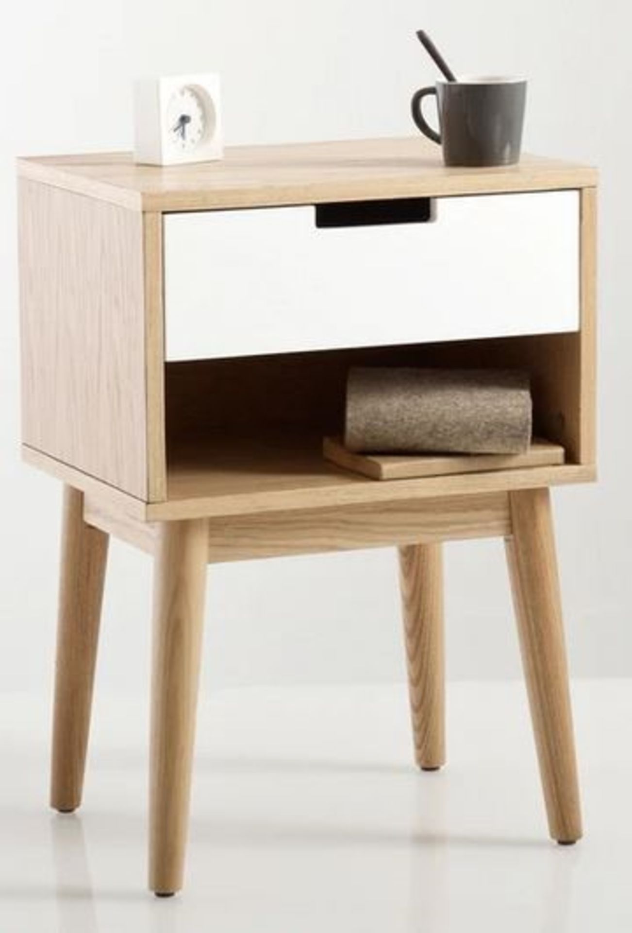 1 GRADE B BOXED DESIGNER JIMI VINTAGE STYLE BEDSIDE CABINET IN WHITE / RRP £135.00 (PUBLIC VIEWING