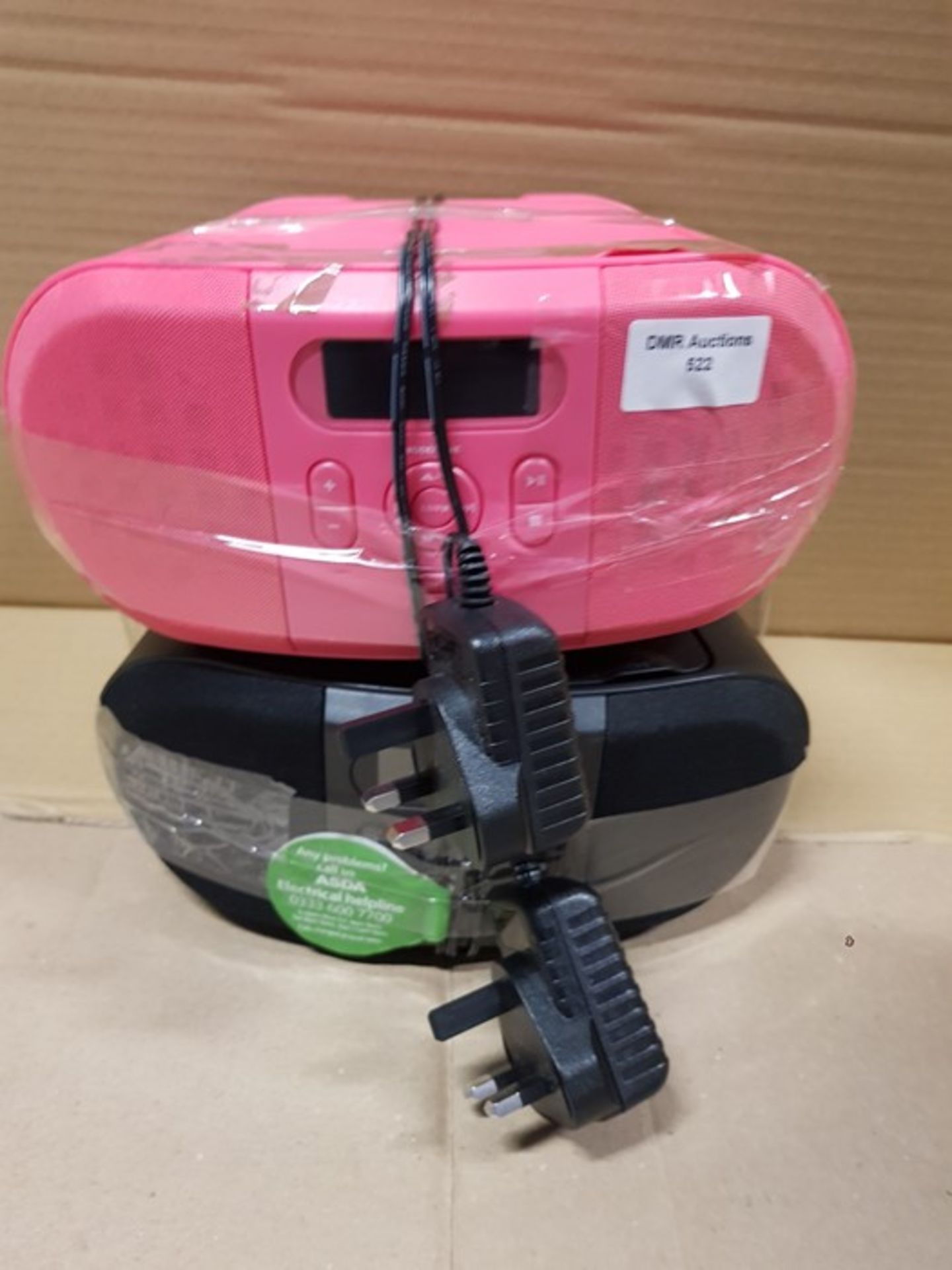 1 LOT TO CONTAIN 2 ONN PORTABLE CD STEREOS IN PINK AND BLACK / MODELS VARY / RRP £38.94 / BL -