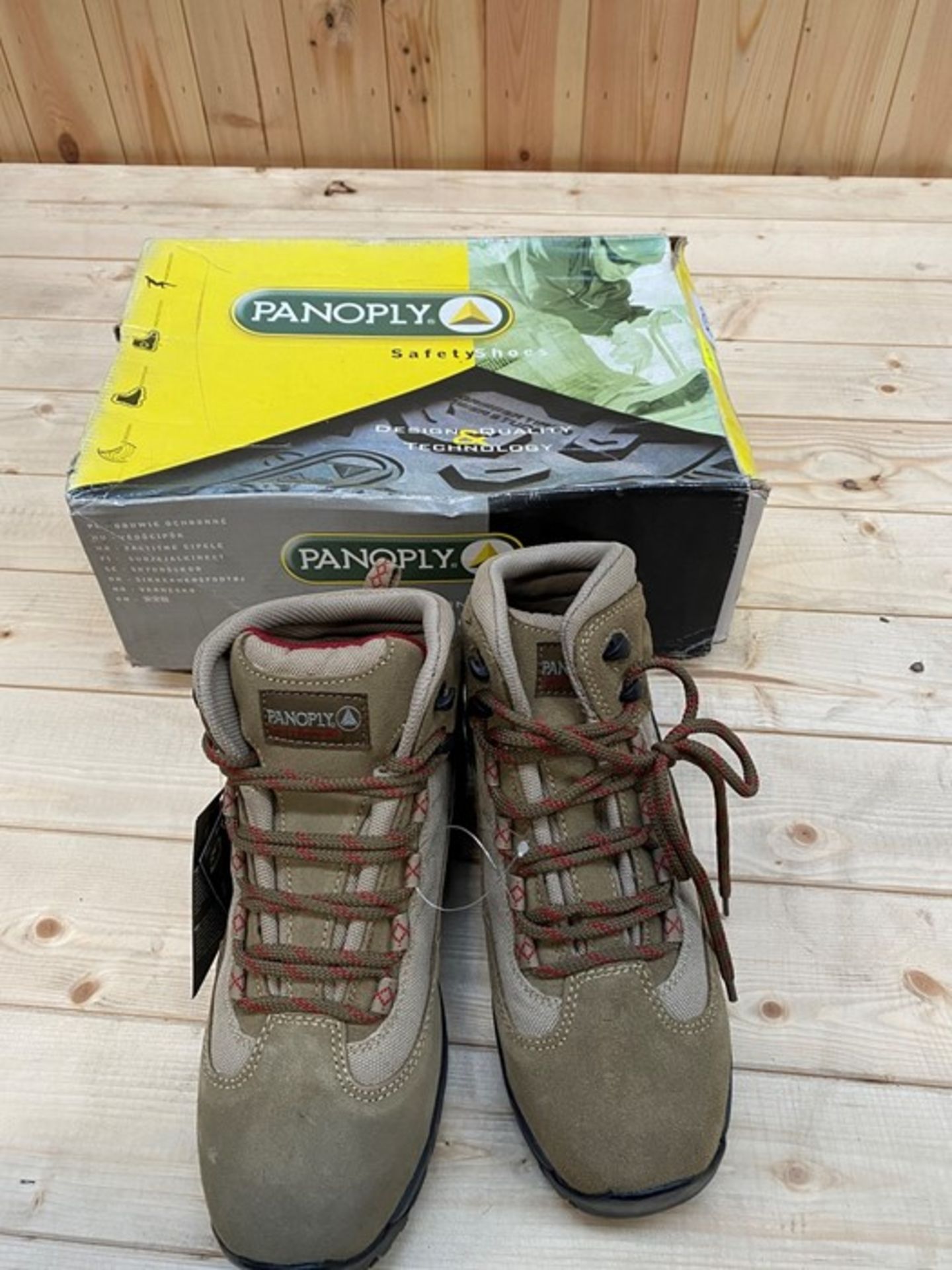 1 BOXED PAIR OF PANOPLY AURIBEAU 2 S1P COMPOSITE SAFETY BOOTS / SIZE: 36 (APPROX 27CM) / RRP £43.